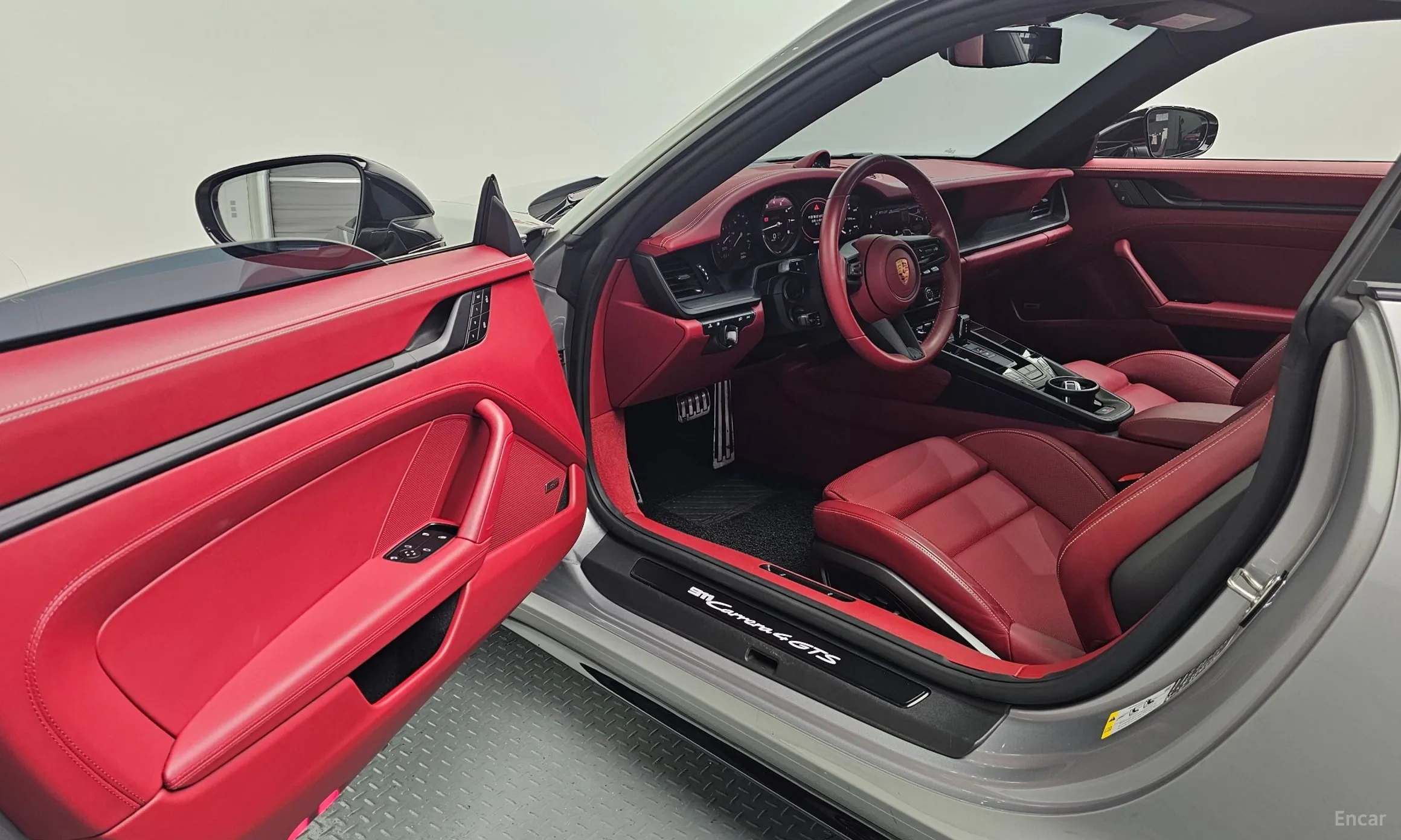 Porsche 911 (992) превью 10