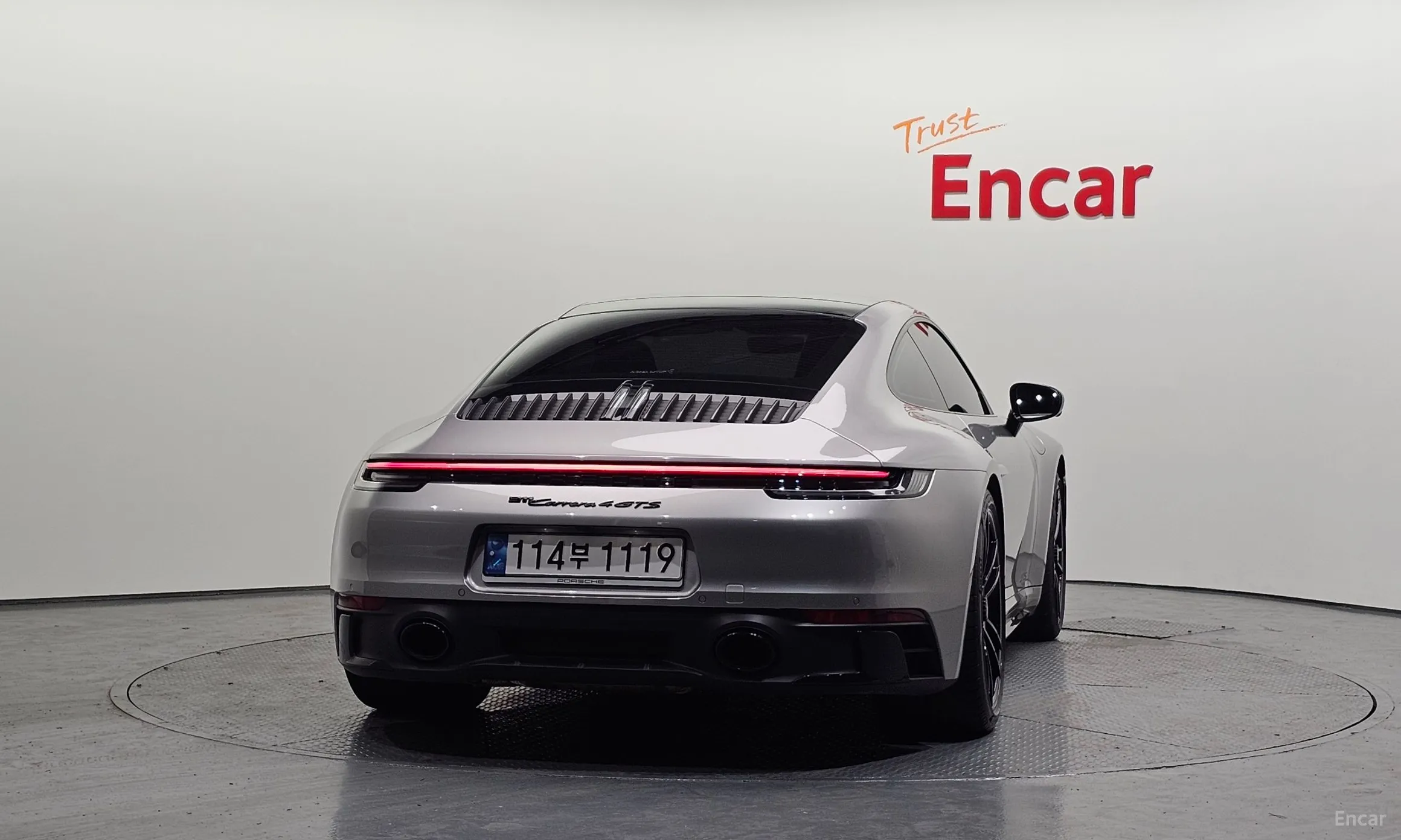 Porsche 911 (992) превью 4