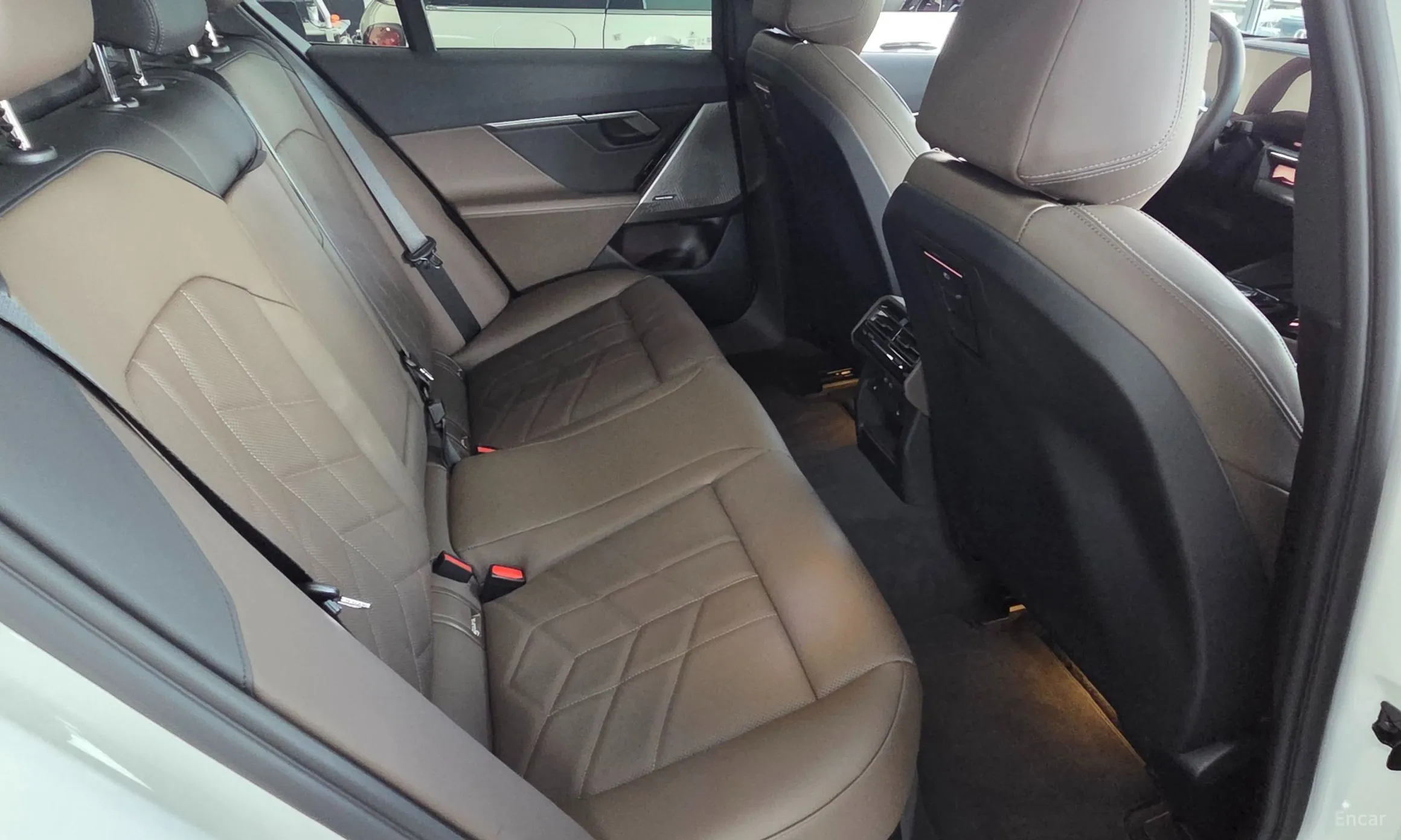 BMW 5 Series (G60) превью 18