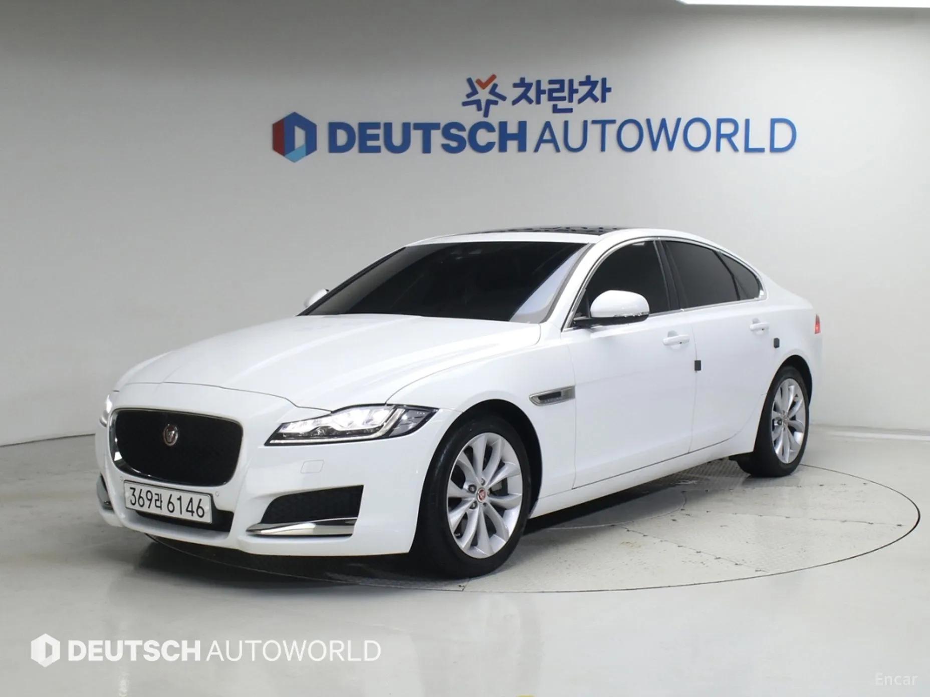 Jaguar XF (x260)