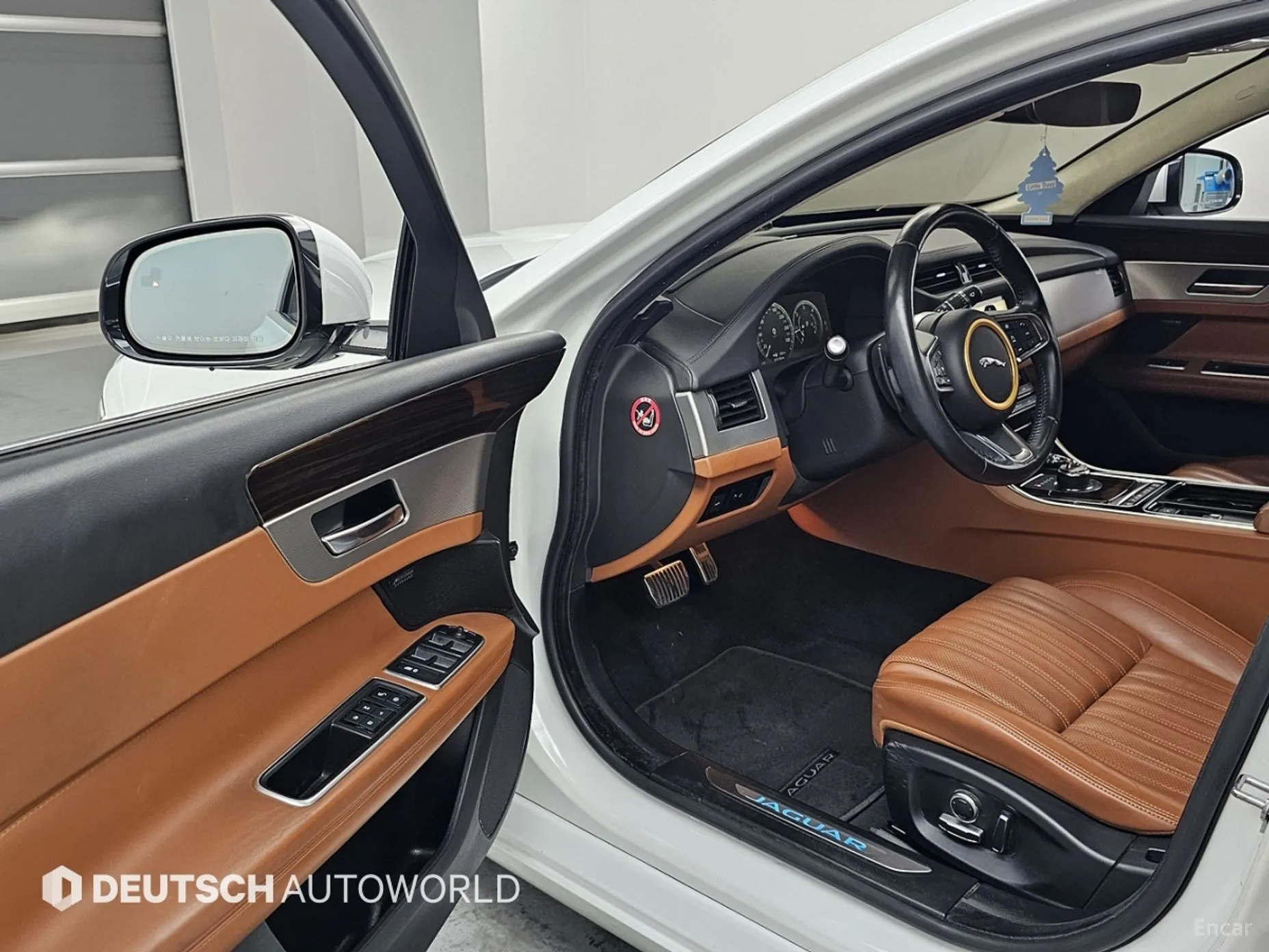 Jaguar XF (x260) превью 11