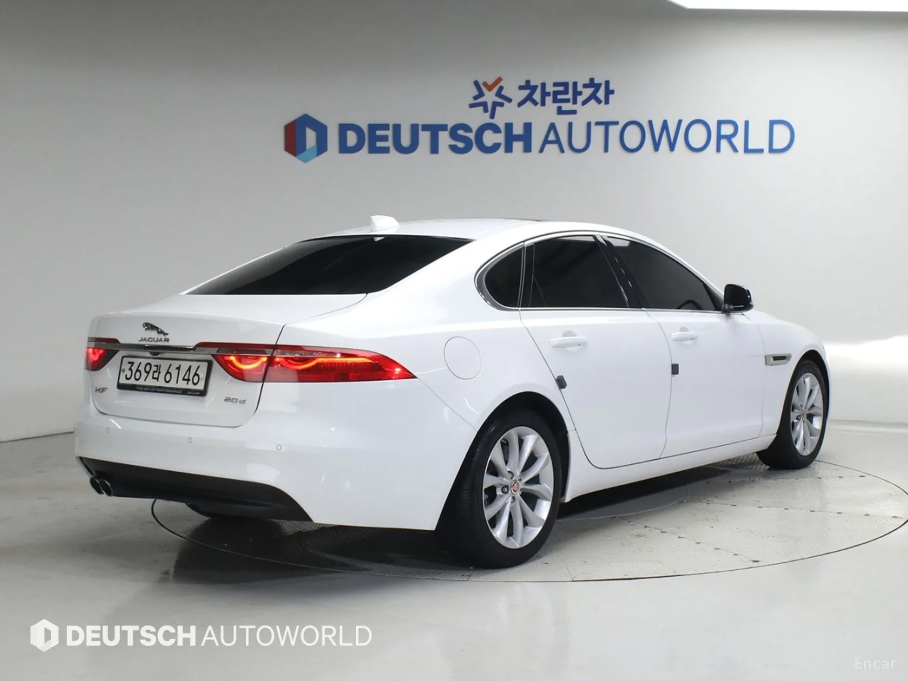 Jaguar XF (x260)