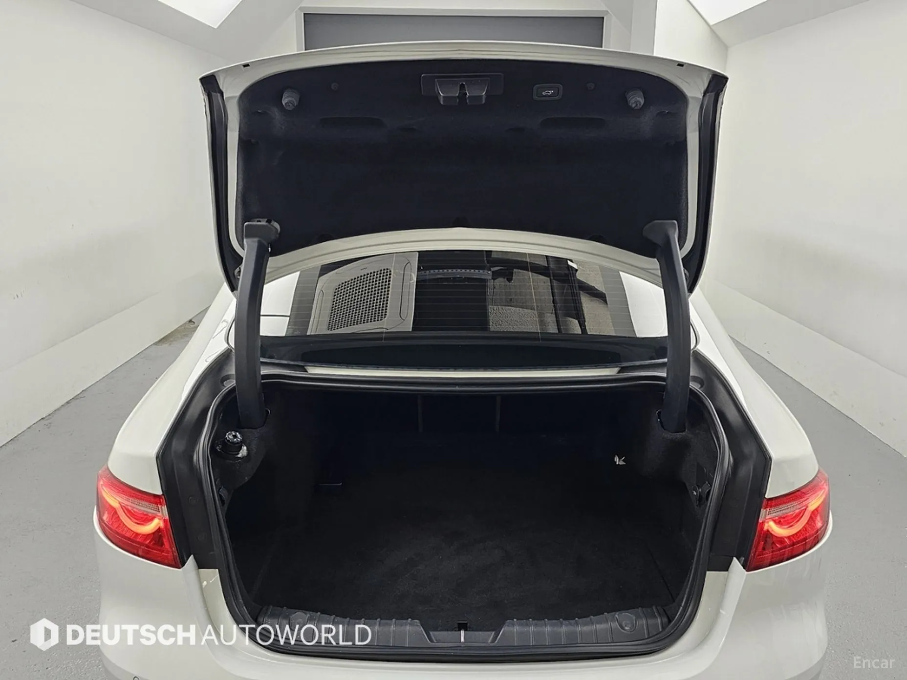 Jaguar XF (x260) превью 19