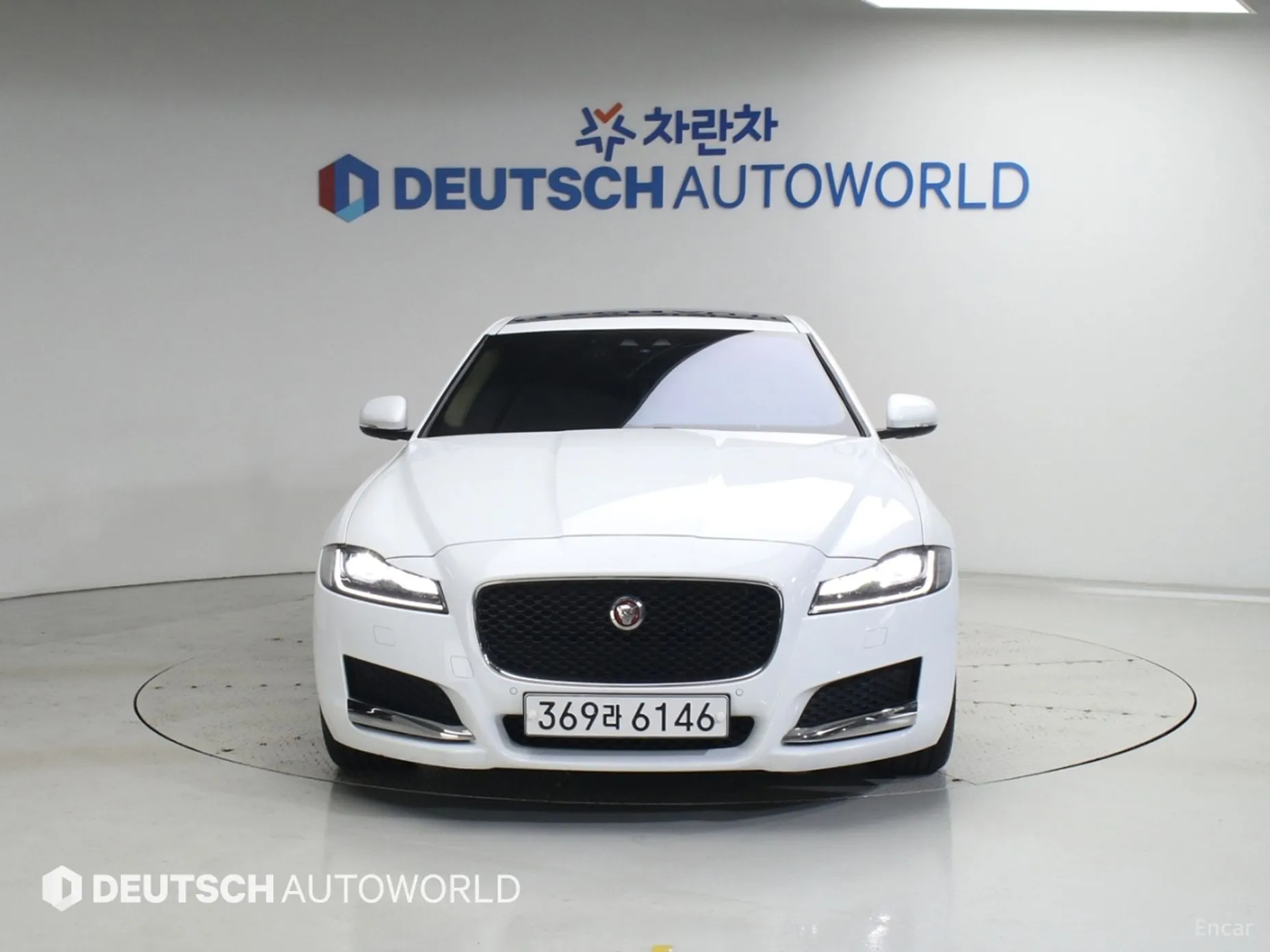 Jaguar XF (x260) превью 3