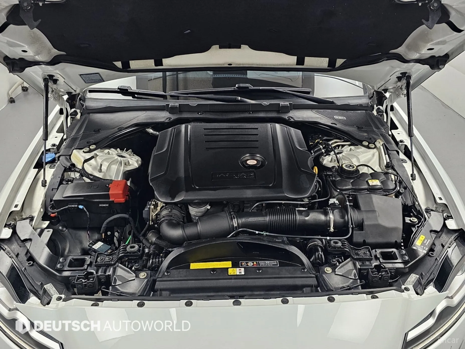Jaguar XF (x260) превью 6