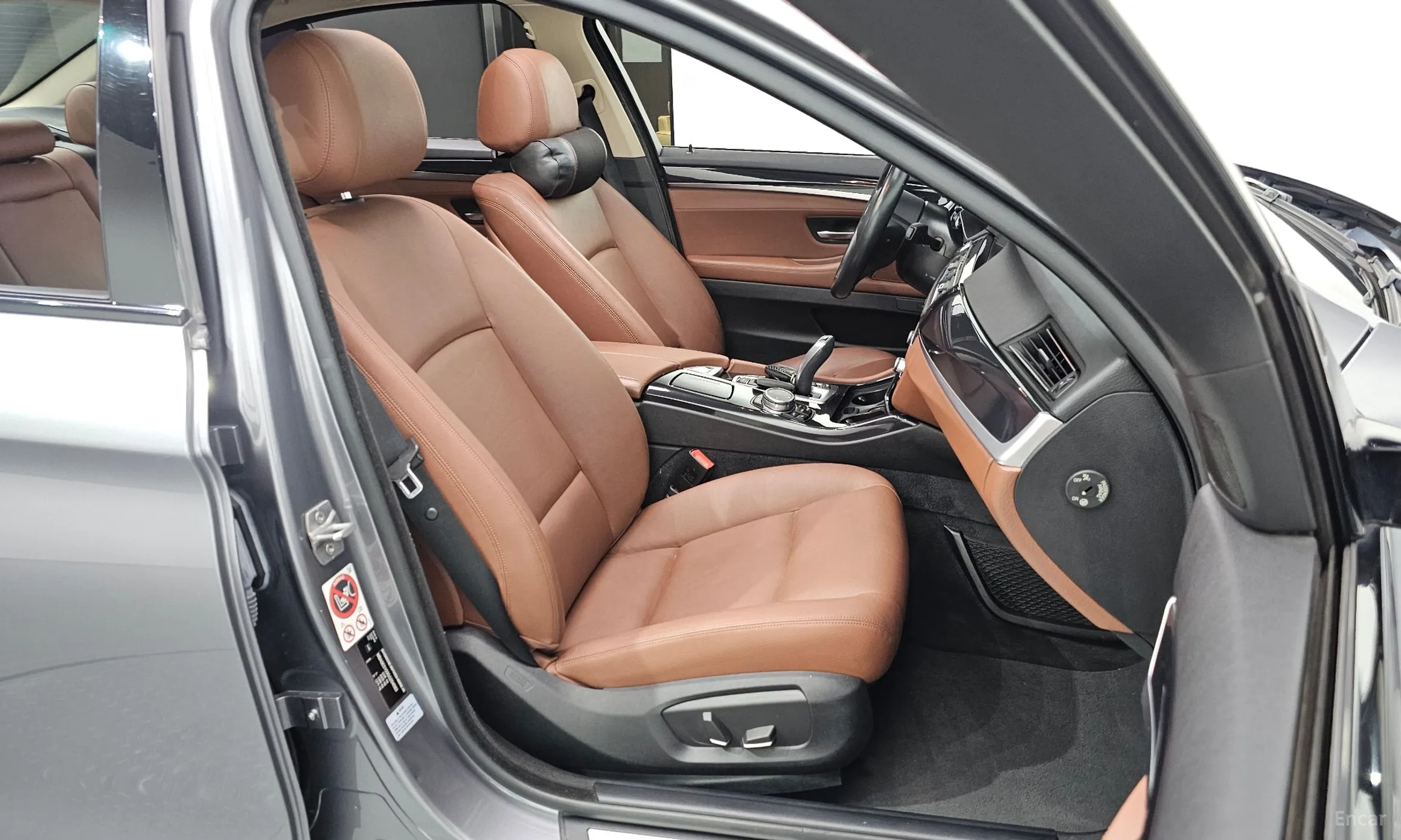 BMW 5 Series (F10) превью 12