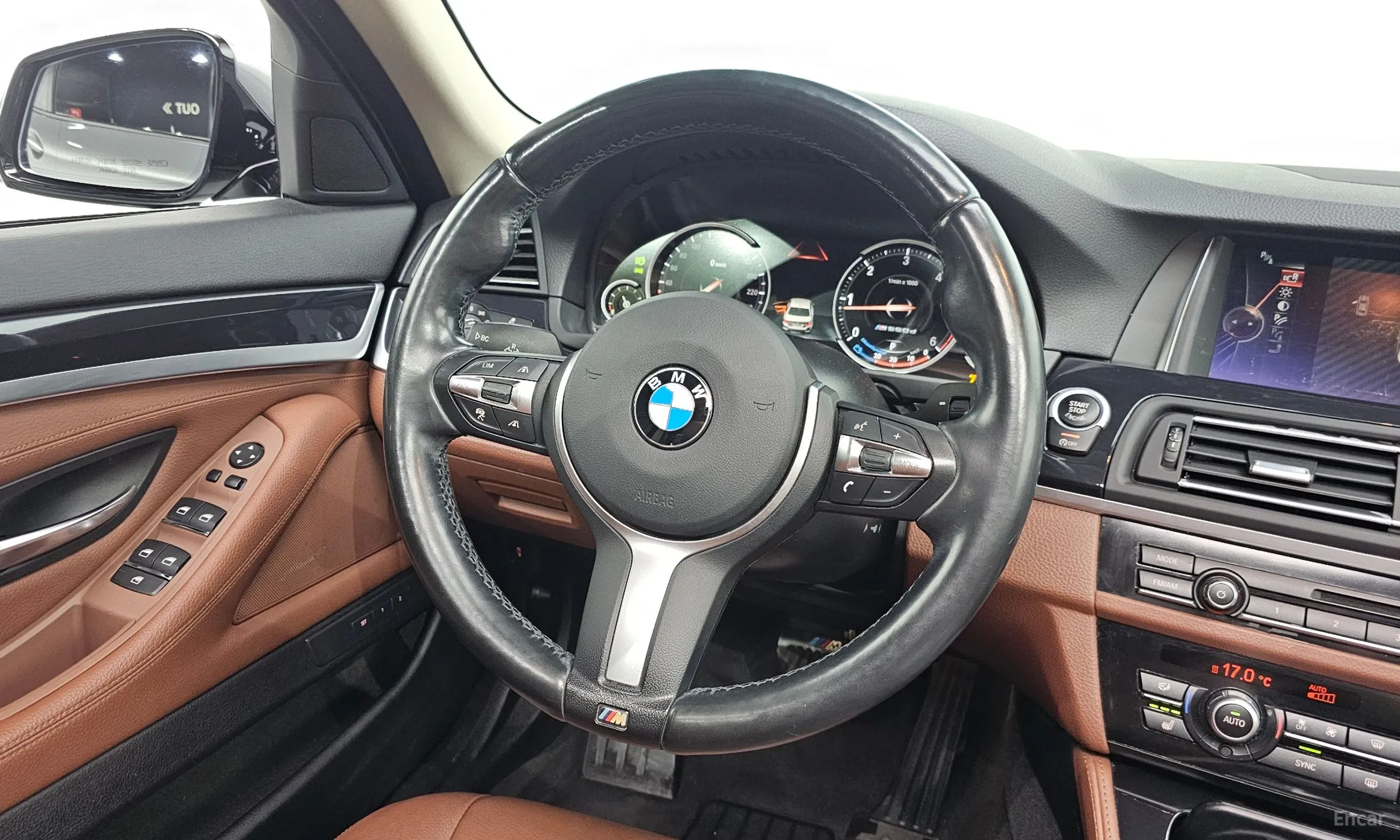 BMW 5 Series (F10) превью 13