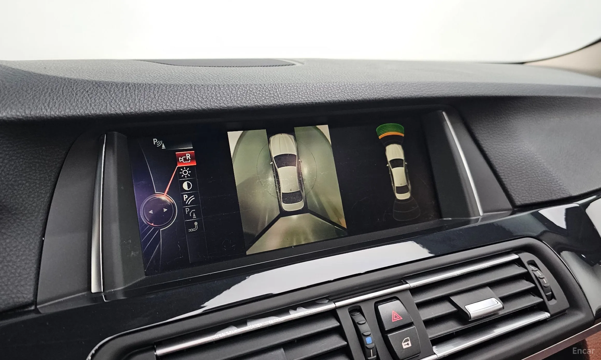 BMW 5 Series (F10) превью 15