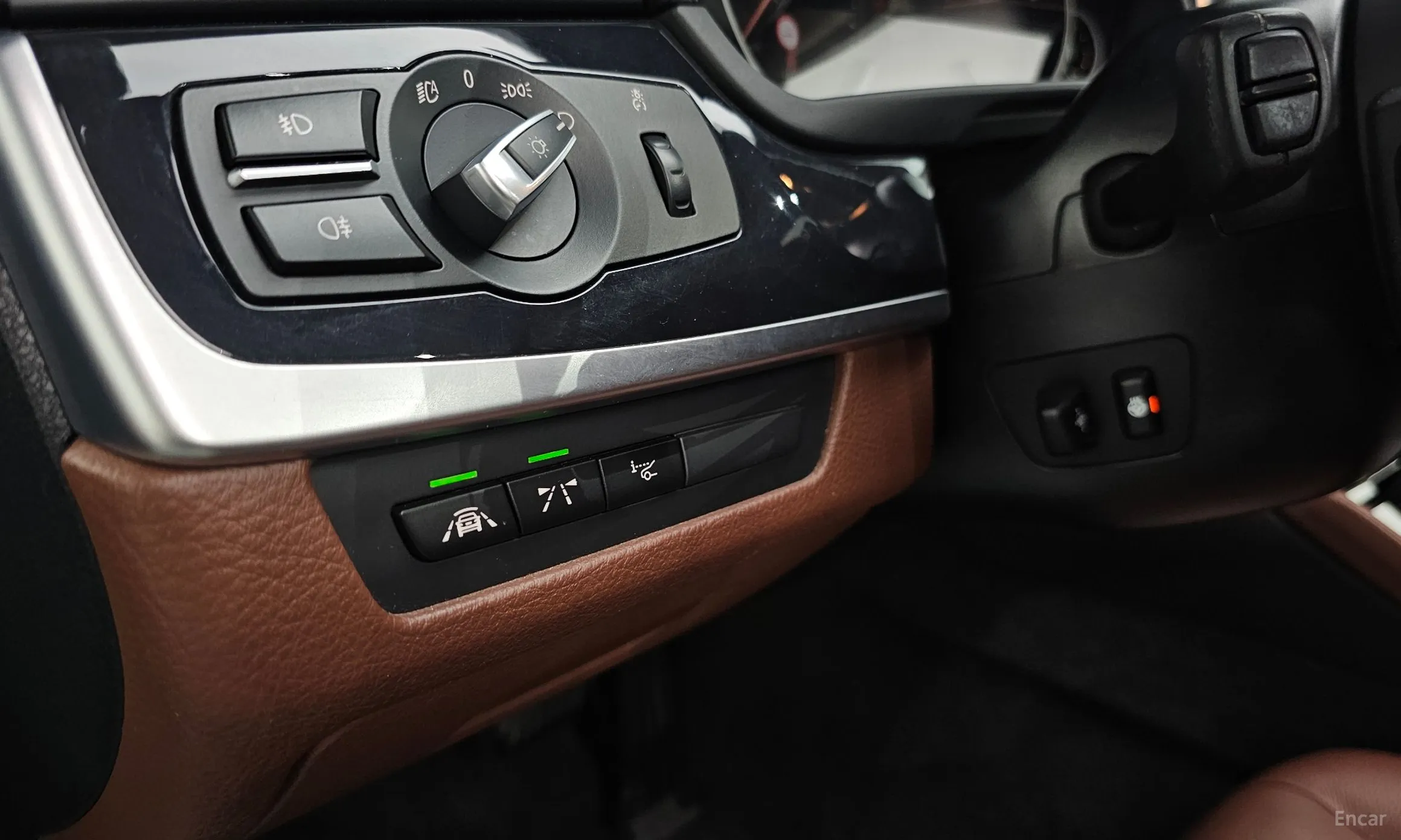 BMW 5 Series (F10) превью 16