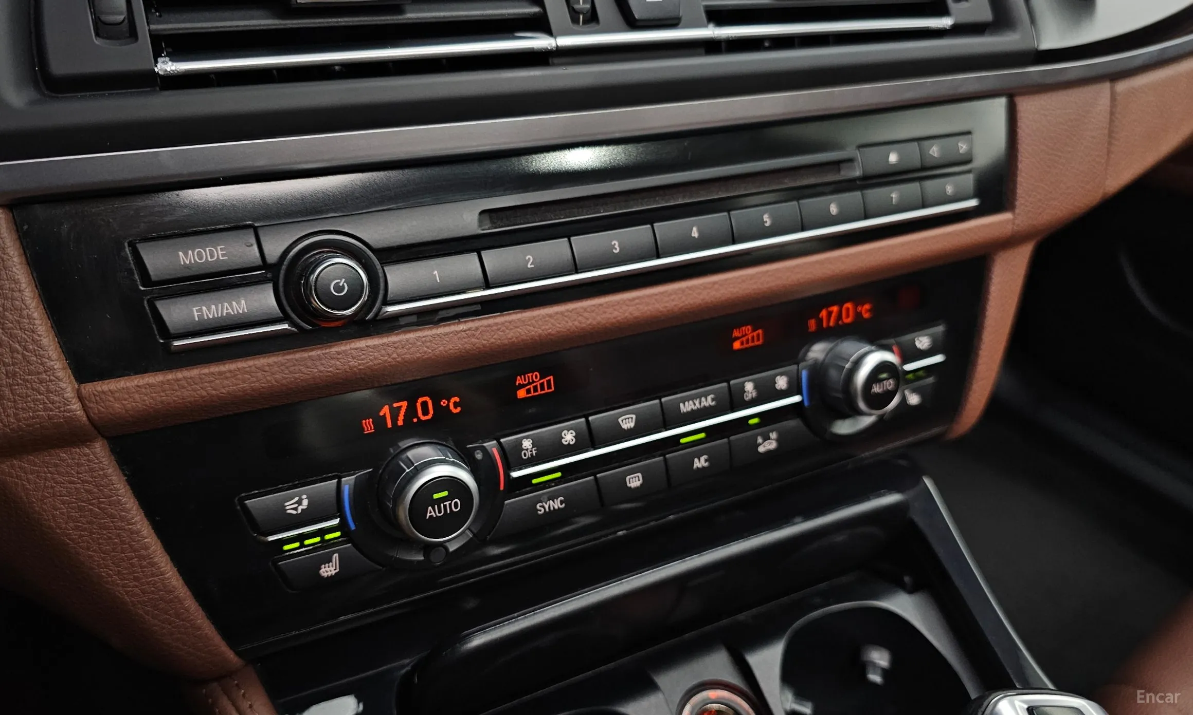 BMW 5 Series (F10) превью 17