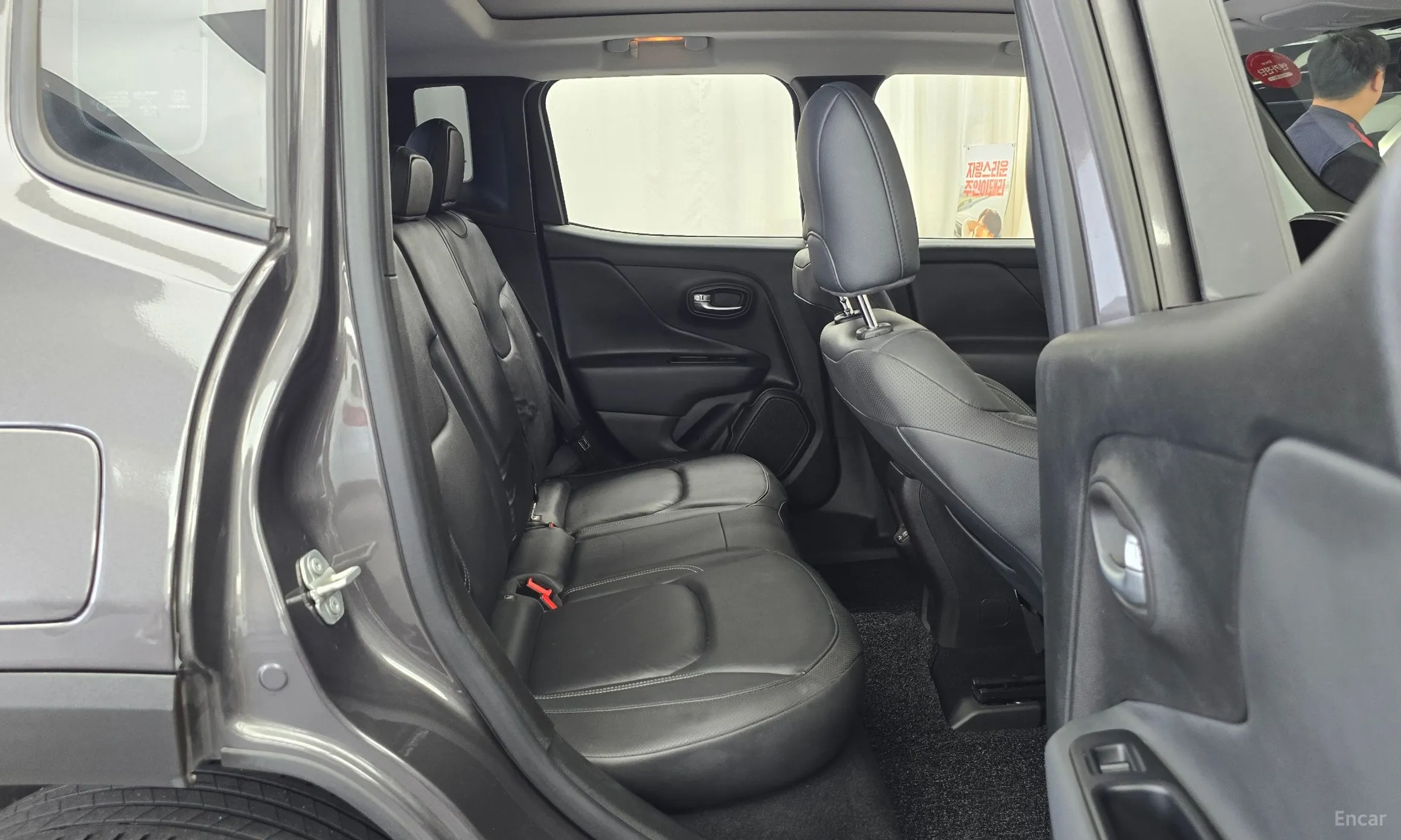Jeep Renegade превью 11