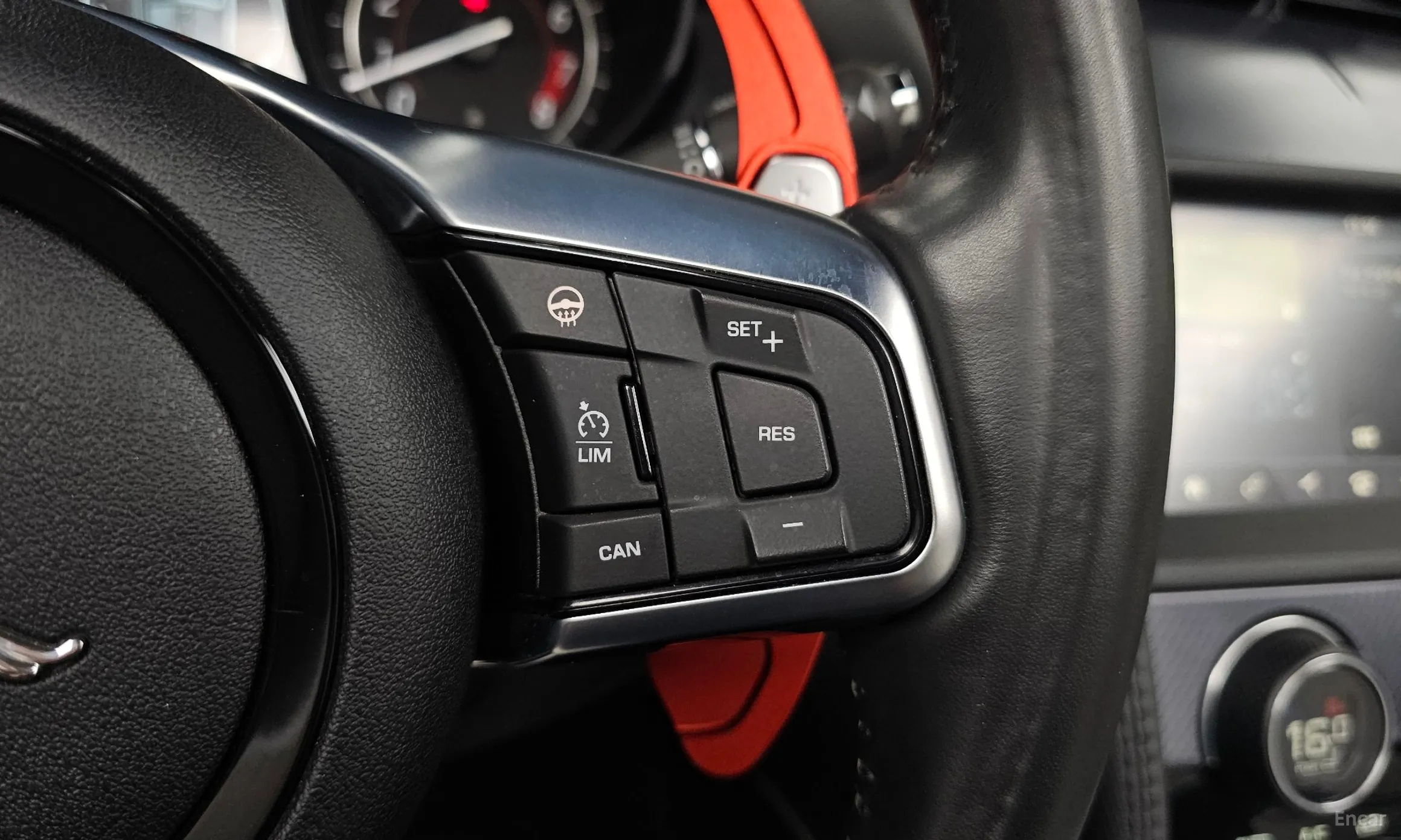 Jaguar F-TYPE превью 15