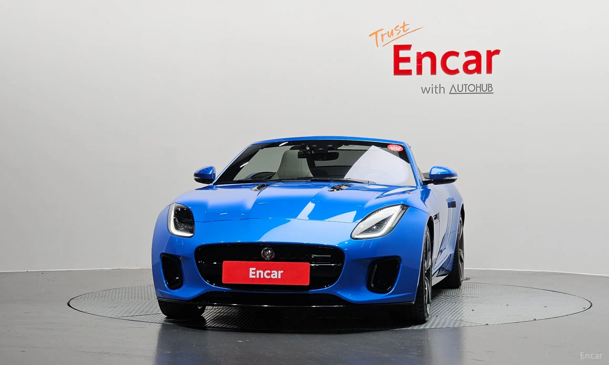 Jaguar F-TYPE превью 3