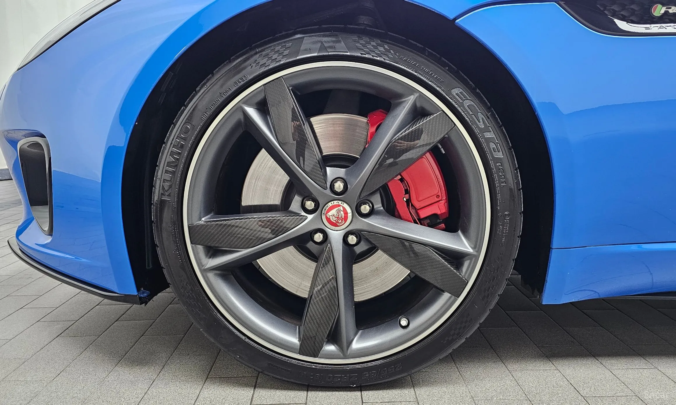 Jaguar F-TYPE превью 5