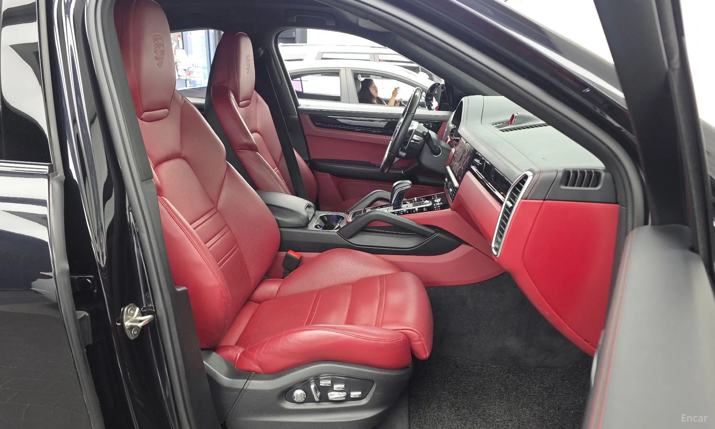 Porsche Cayenne (PO536) превью 11