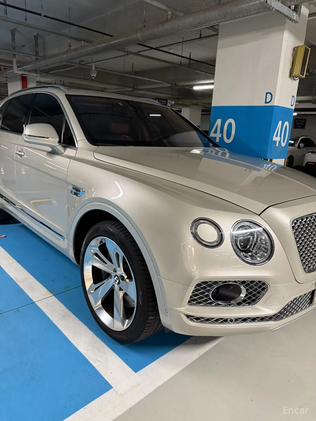 Bentley Bentayga превью 12