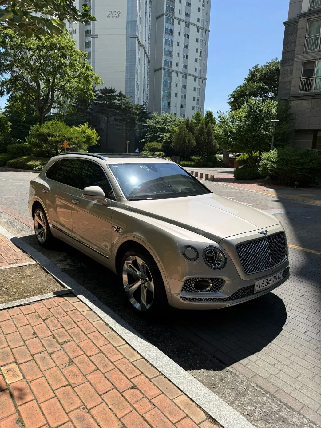 Bentley Bentayga превью 14