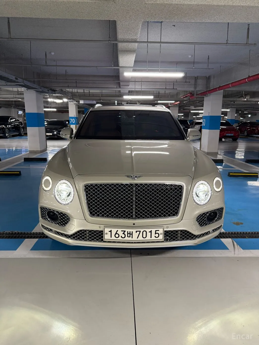 Bentley Bentayga превью 3