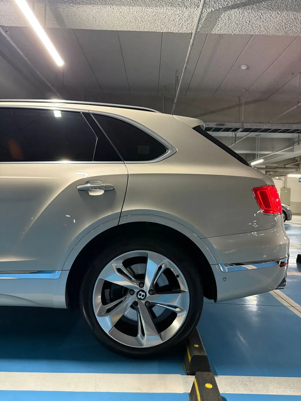 Bentley Bentayga превью 5