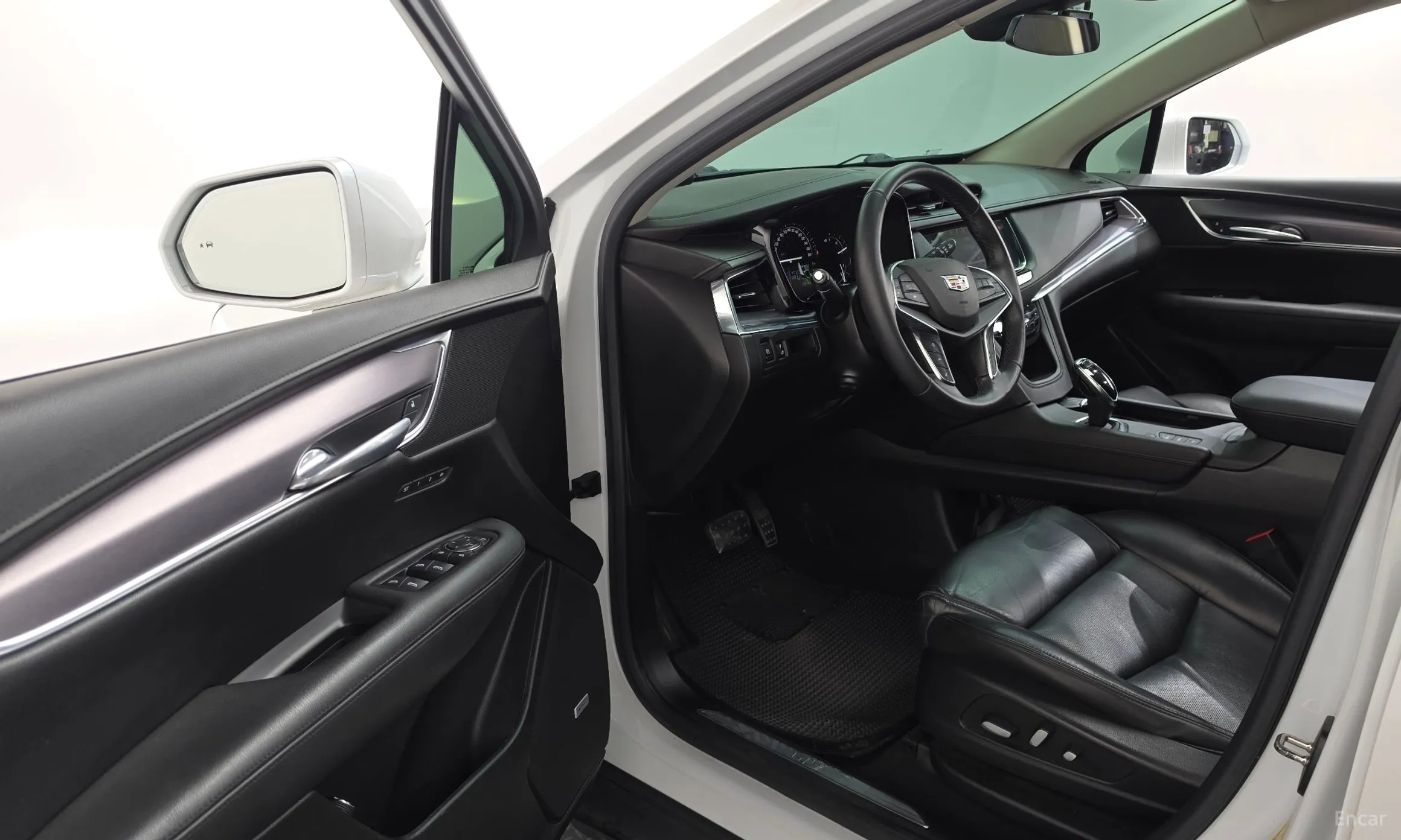 Cadillac XT5 превью 10