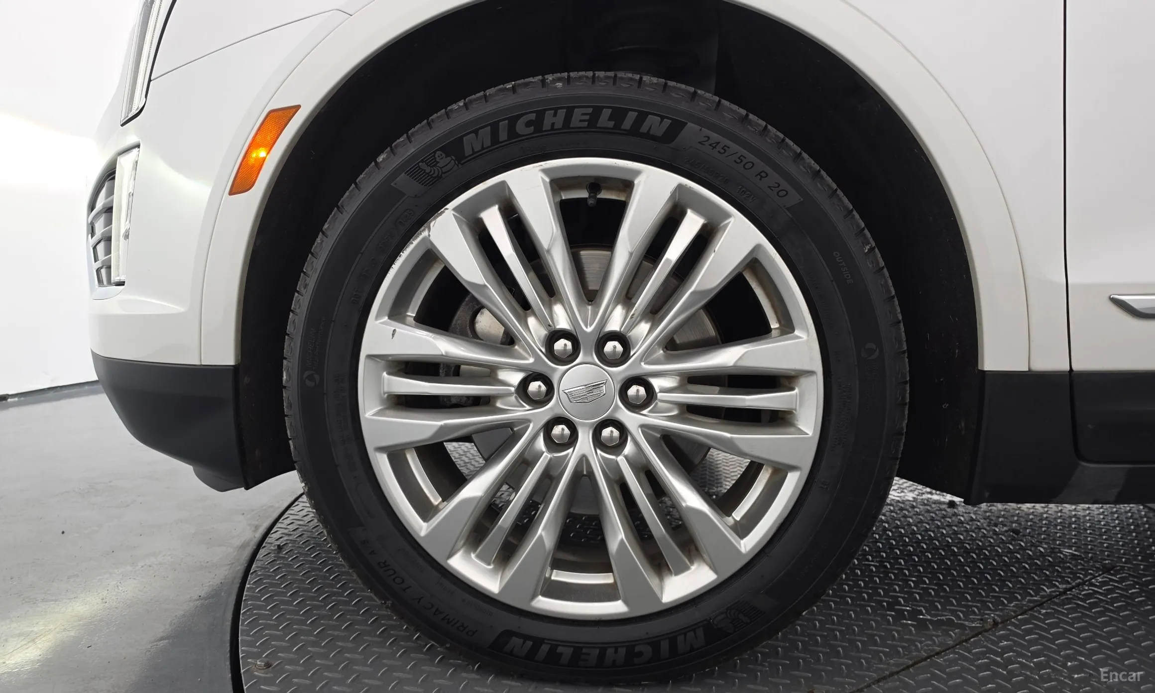 Cadillac XT5 превью 5