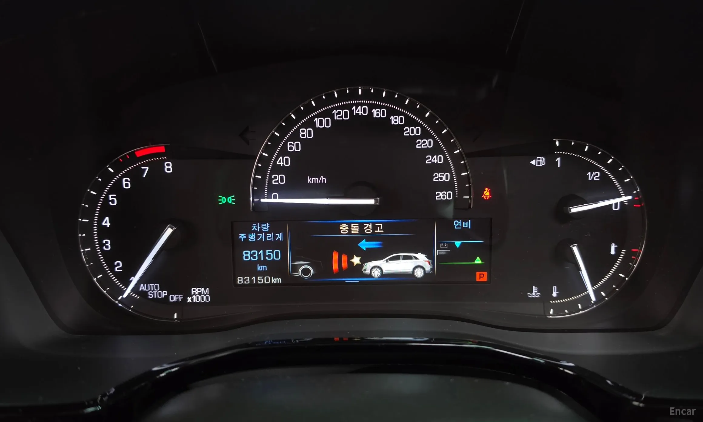 Cadillac XT5 превью 8