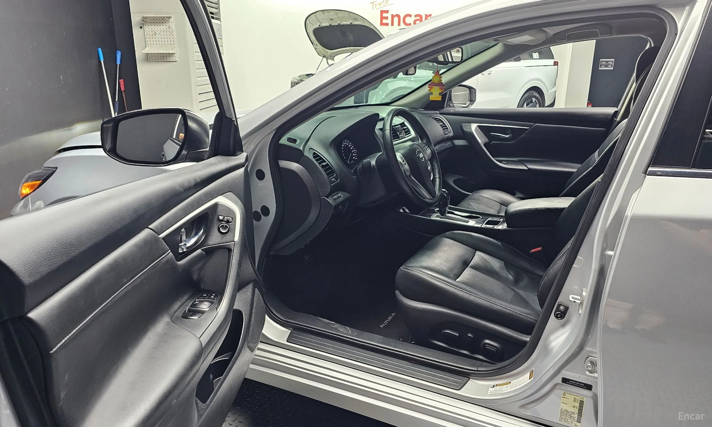 Nissan Altima превью 10