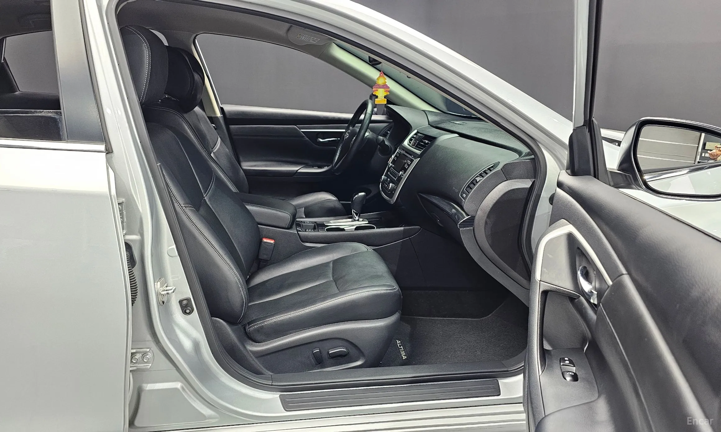 Nissan Altima превью 11