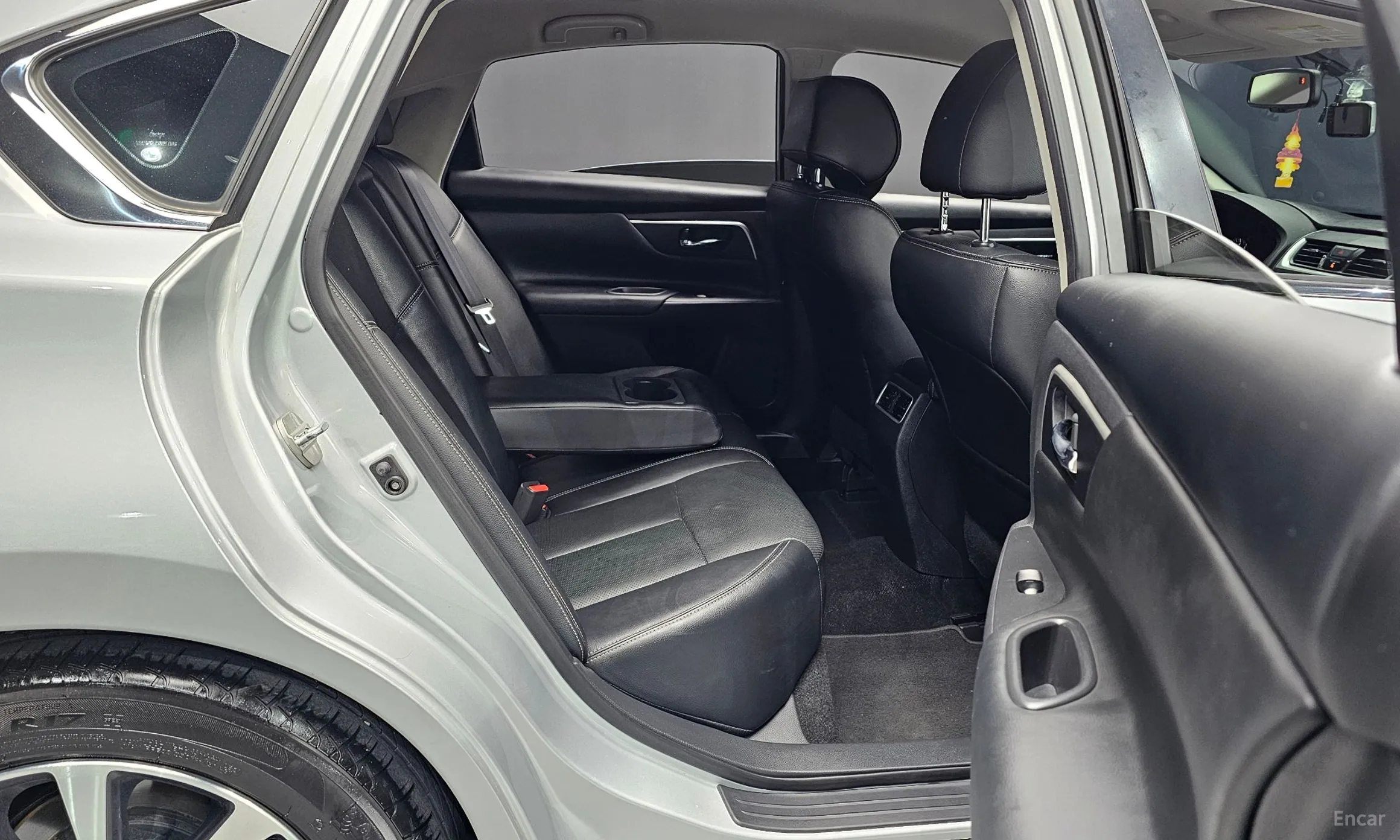 Nissan Altima превью 12