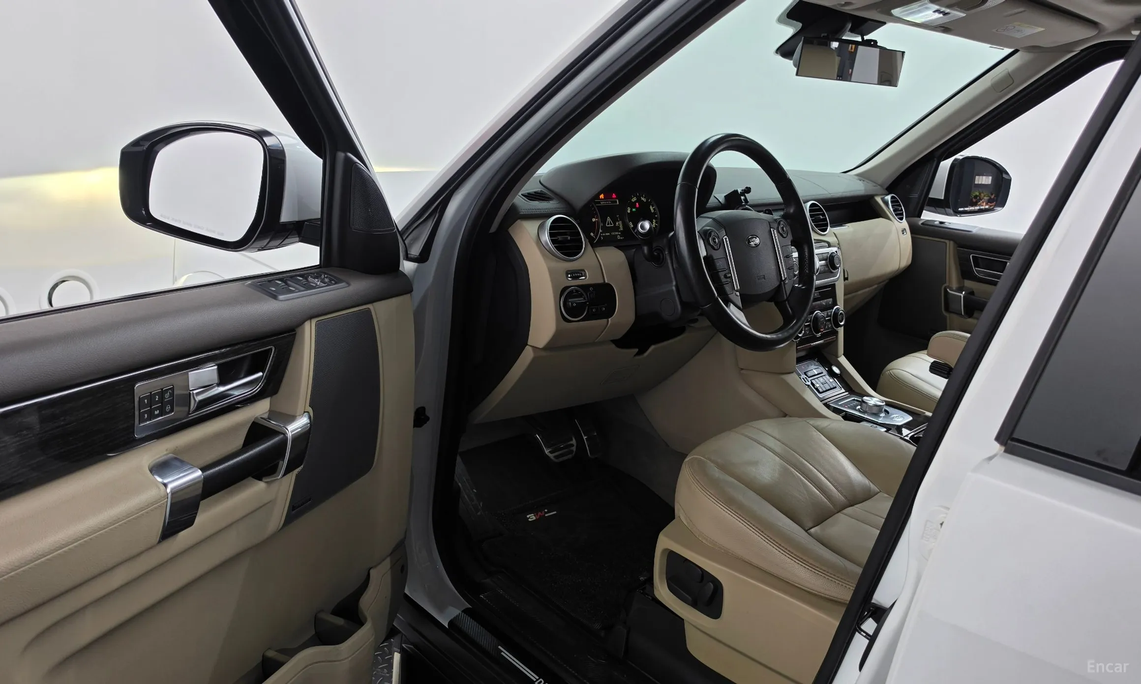 Land Rover Discovery 4 превью 10