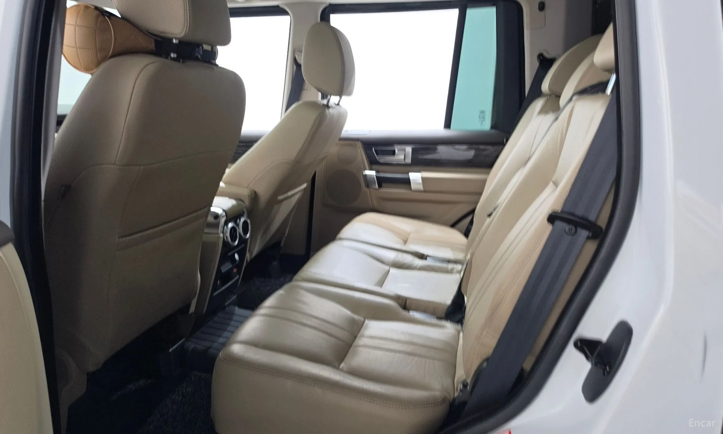 Land Rover Discovery 4 превью 12