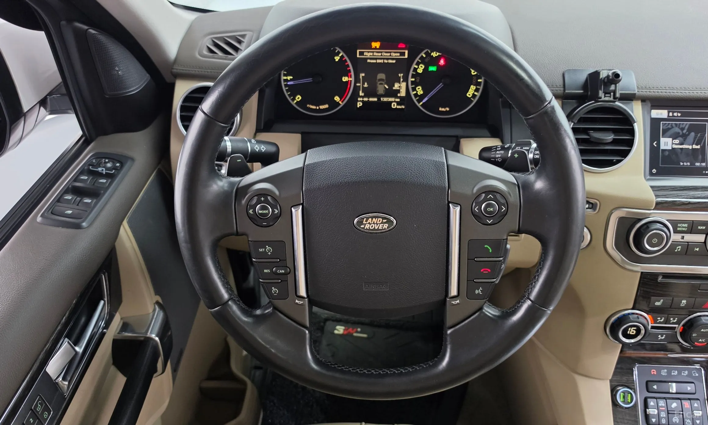 Land Rover Discovery 4 превью 13
