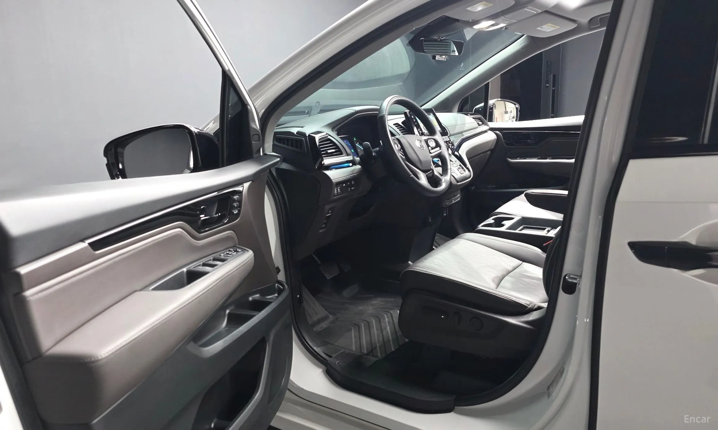 Honda Odyssey превью 10