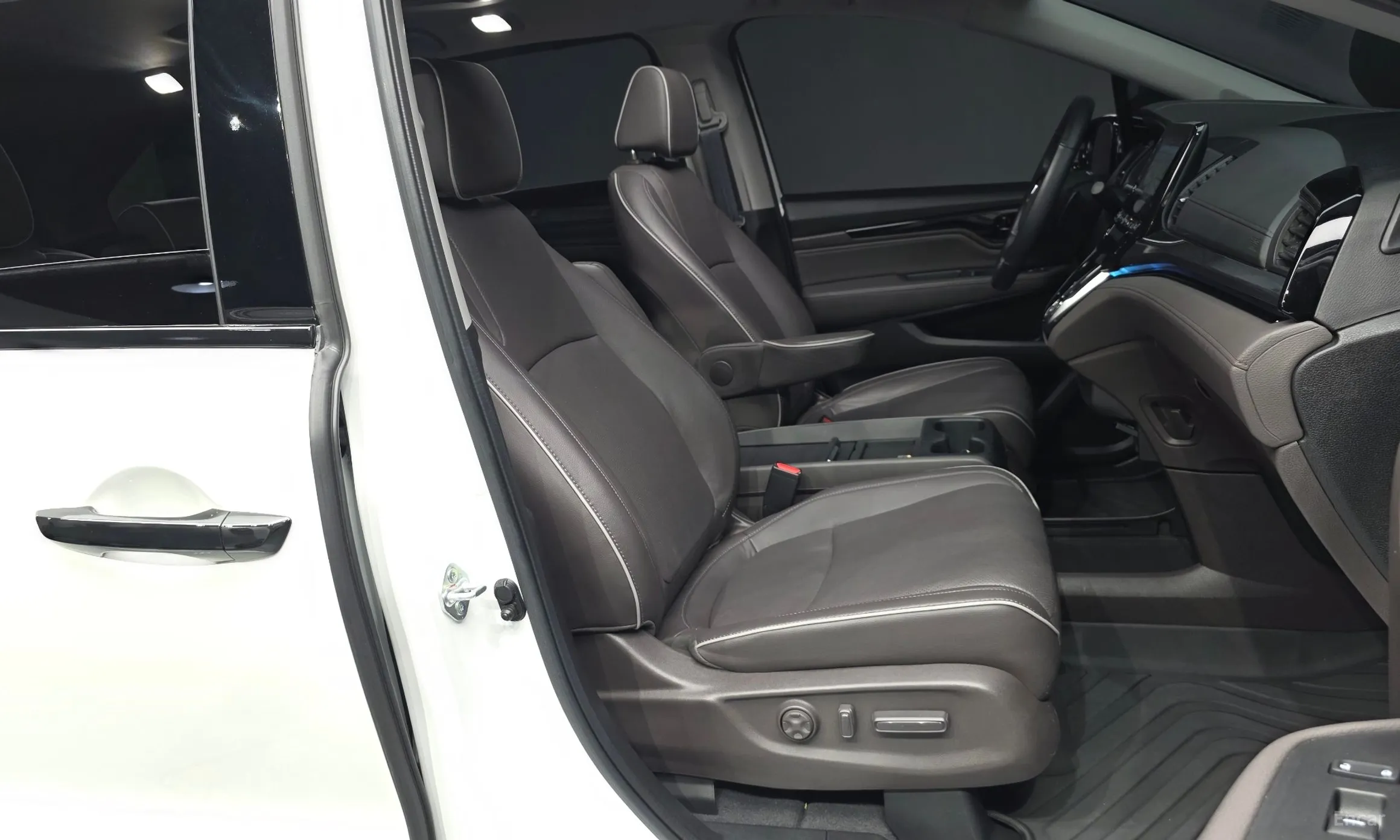 Honda Odyssey превью 11