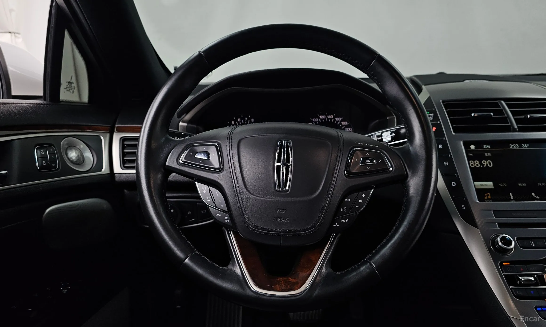 Lincoln New MKZ превью 13