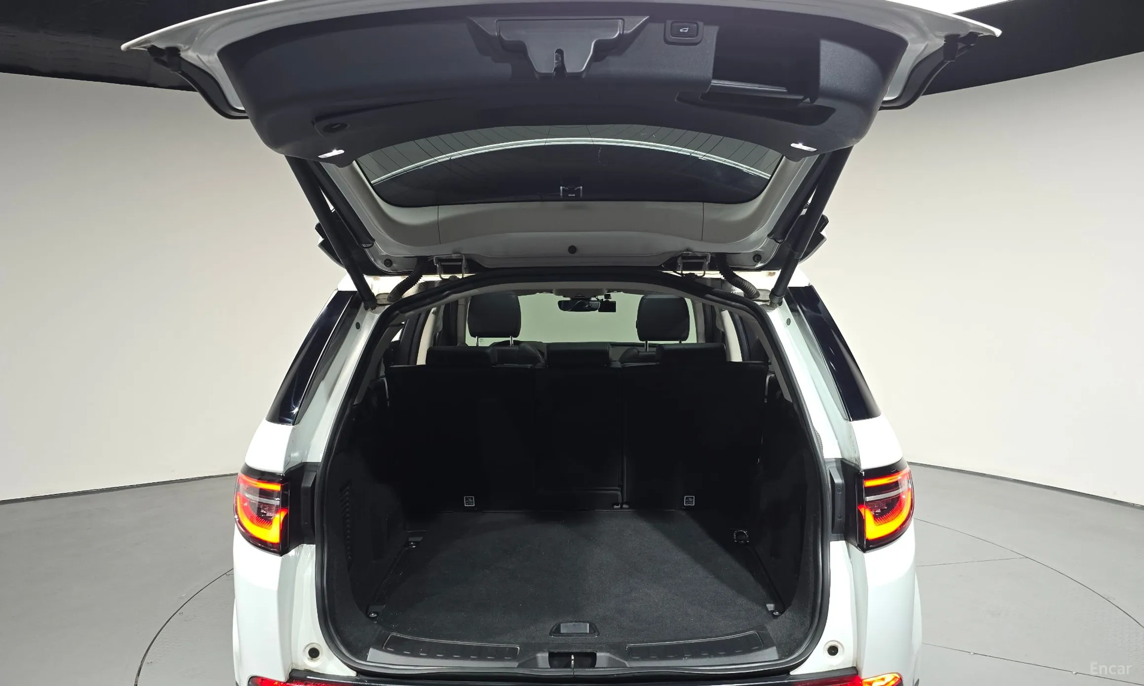 Land Rover Discovery Sports превью 18