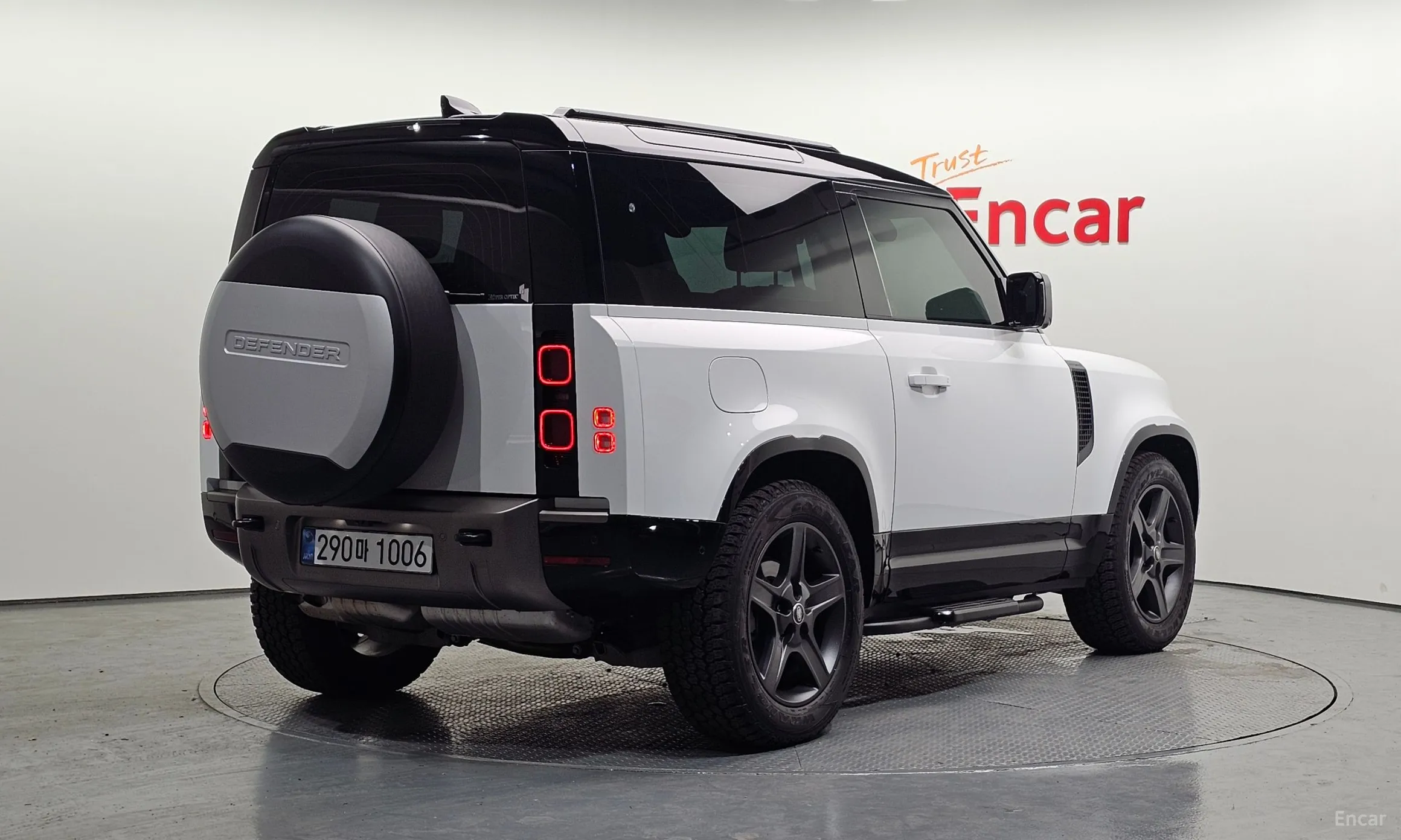 Land Rover Defender (L663)