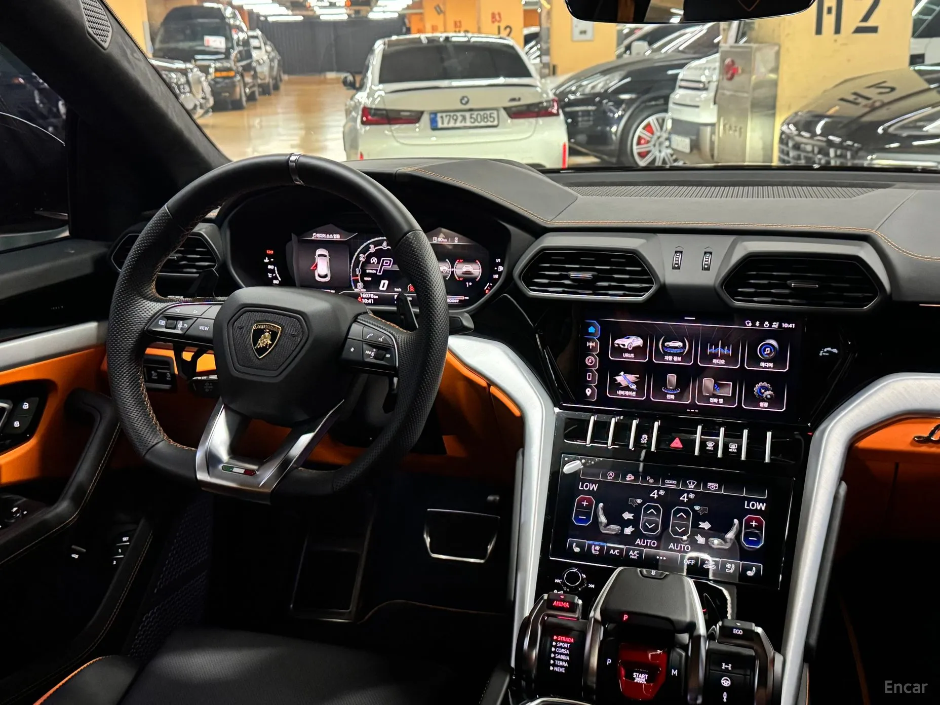 Lamborghini Urus превью 10
