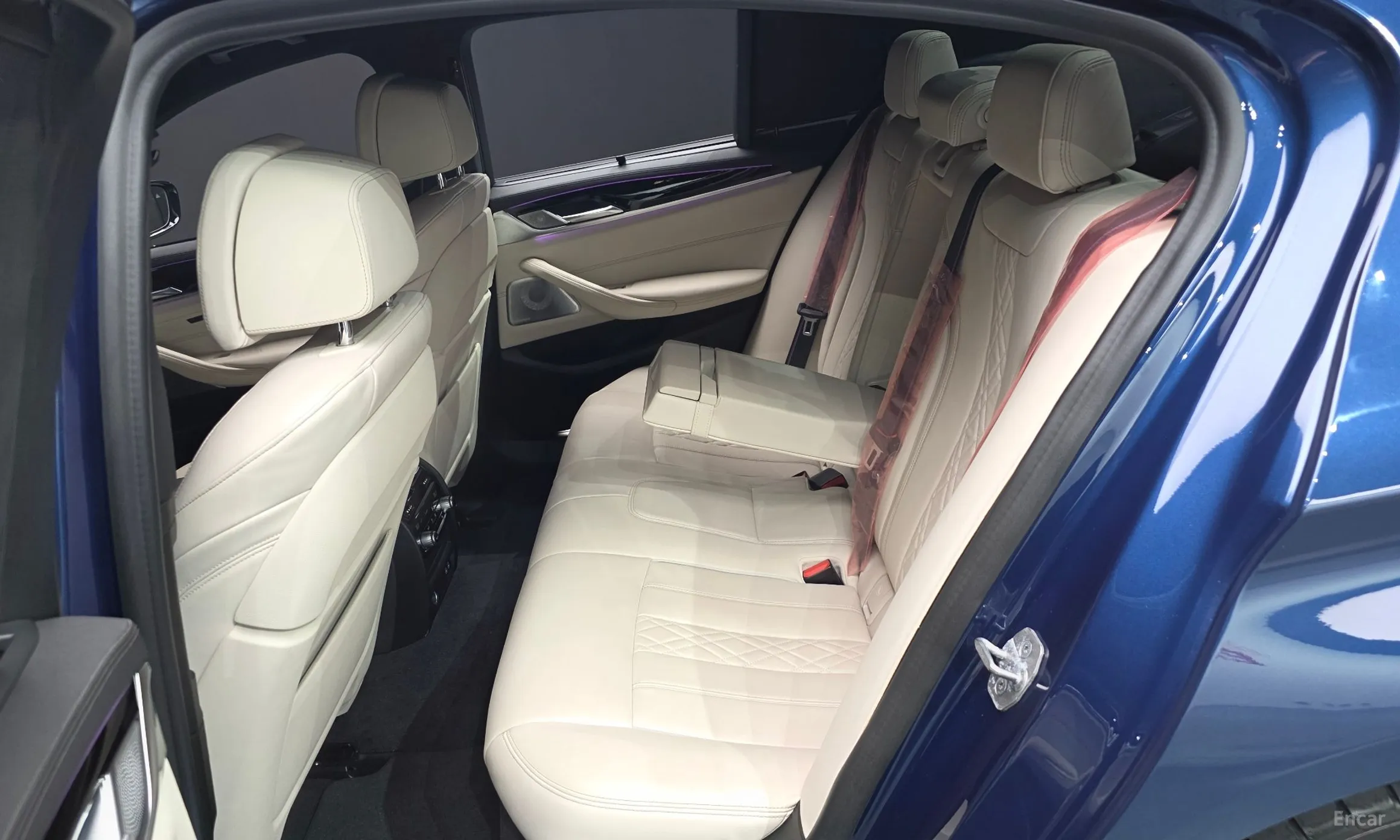 BMW 5 Series (G30) превью 12