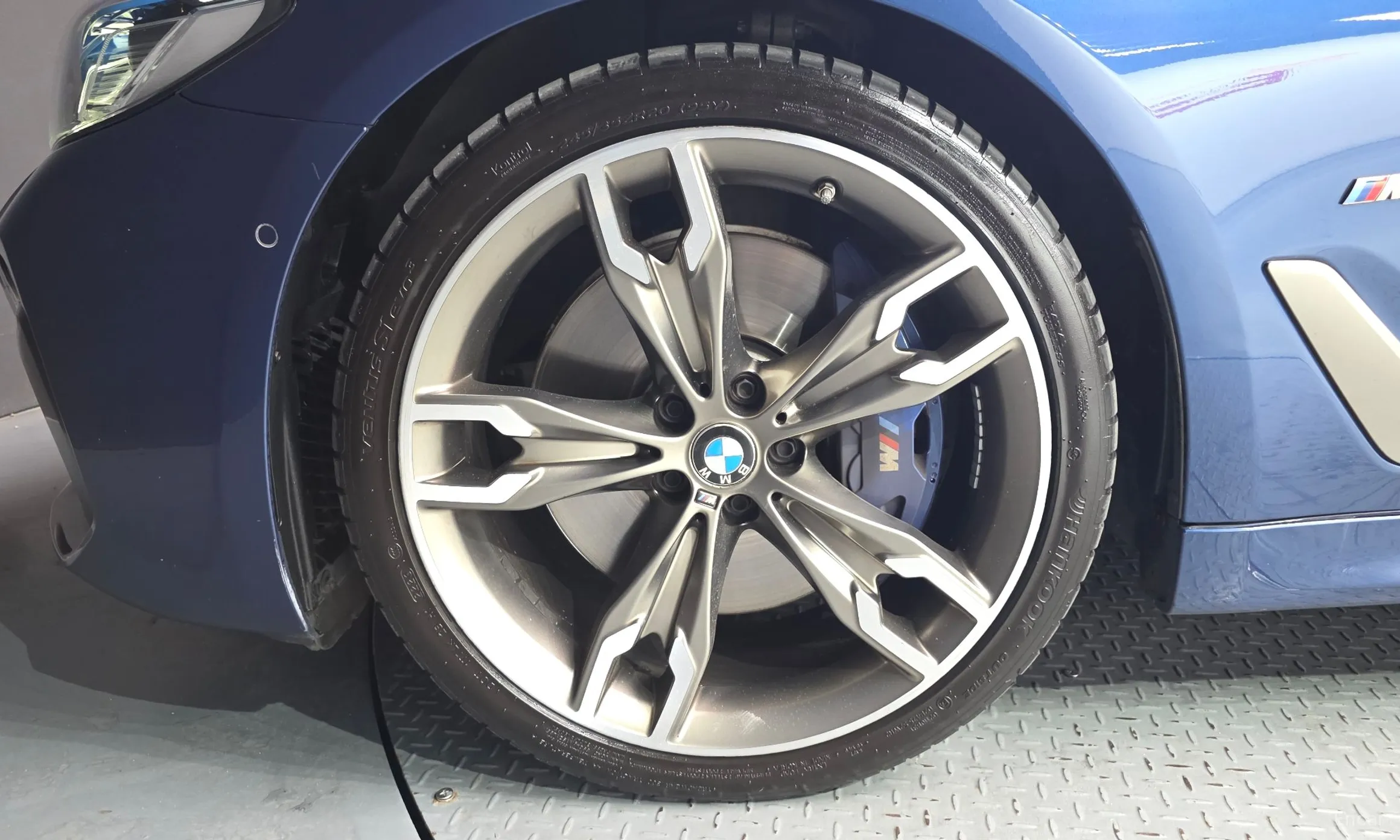 BMW 5 Series (G30) превью 5