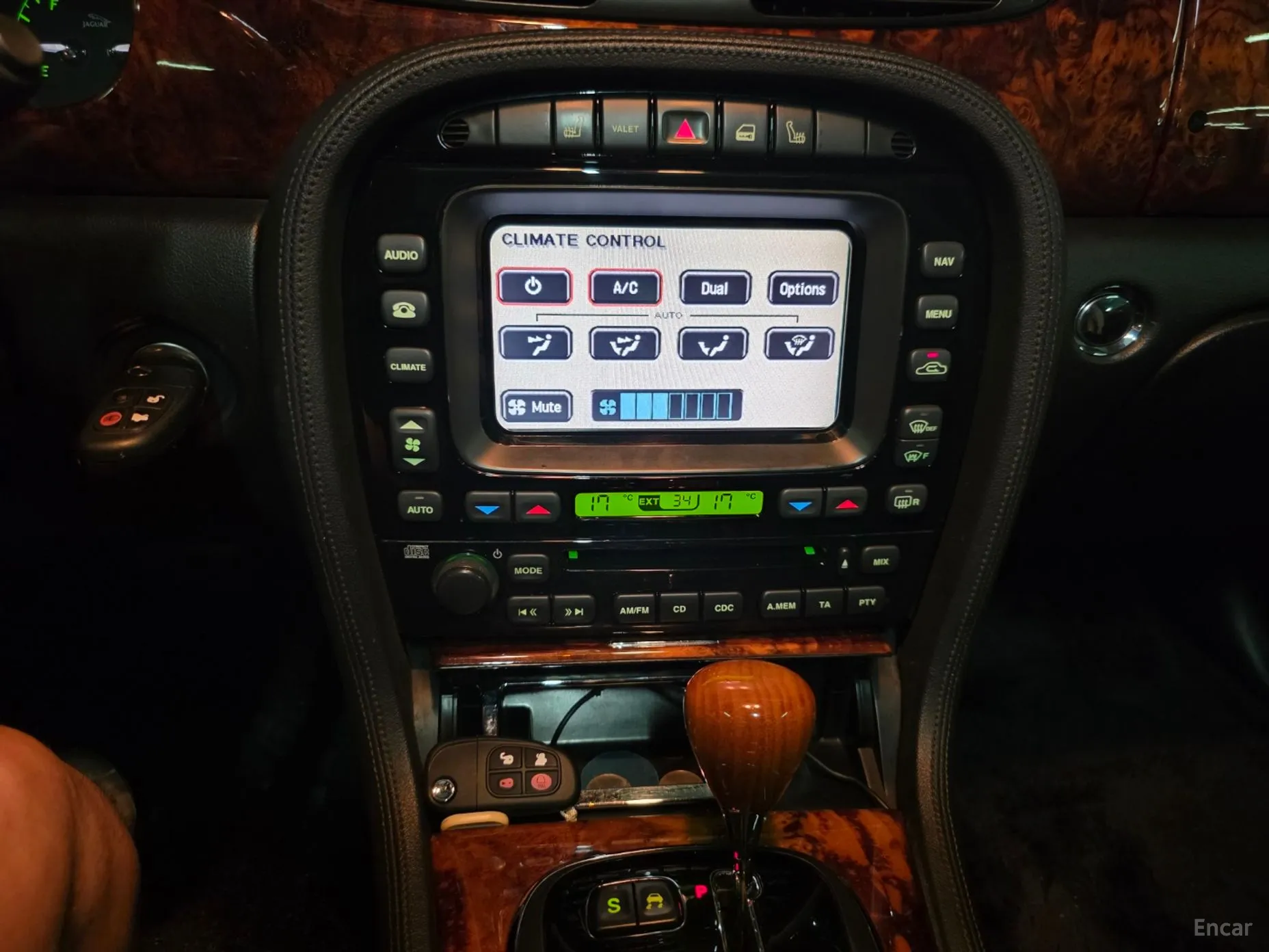 Jaguar XJ-8 превью 13