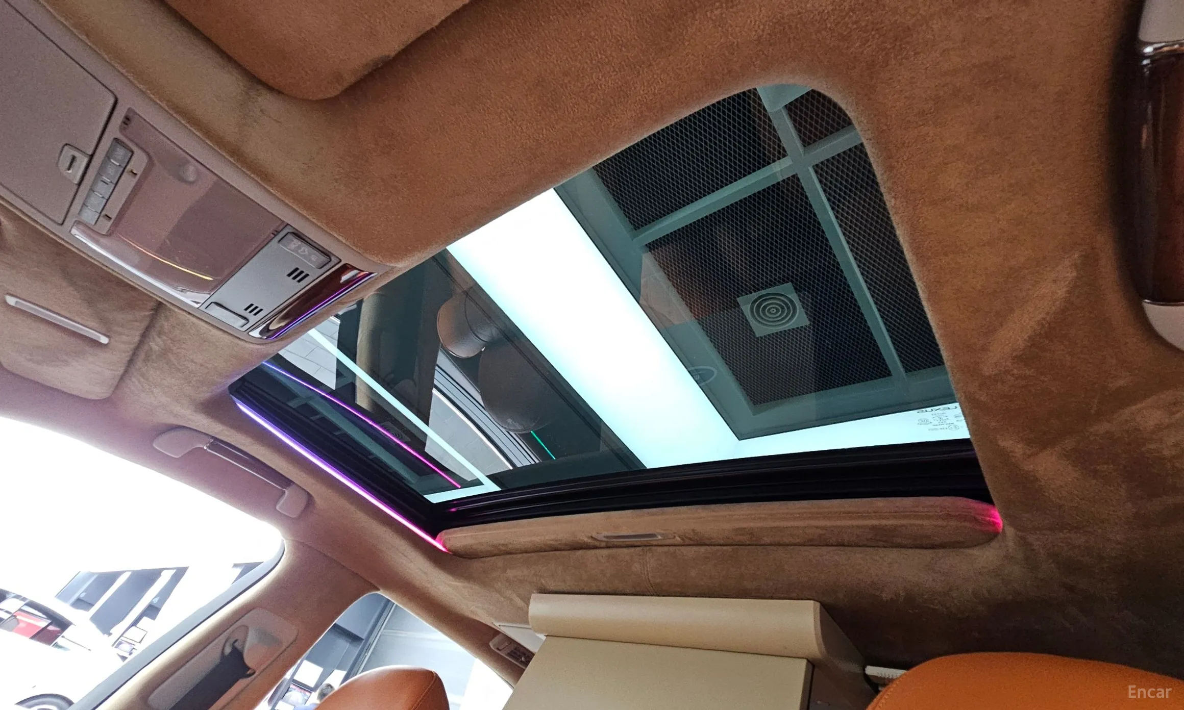Lexus LS600hL превью 17