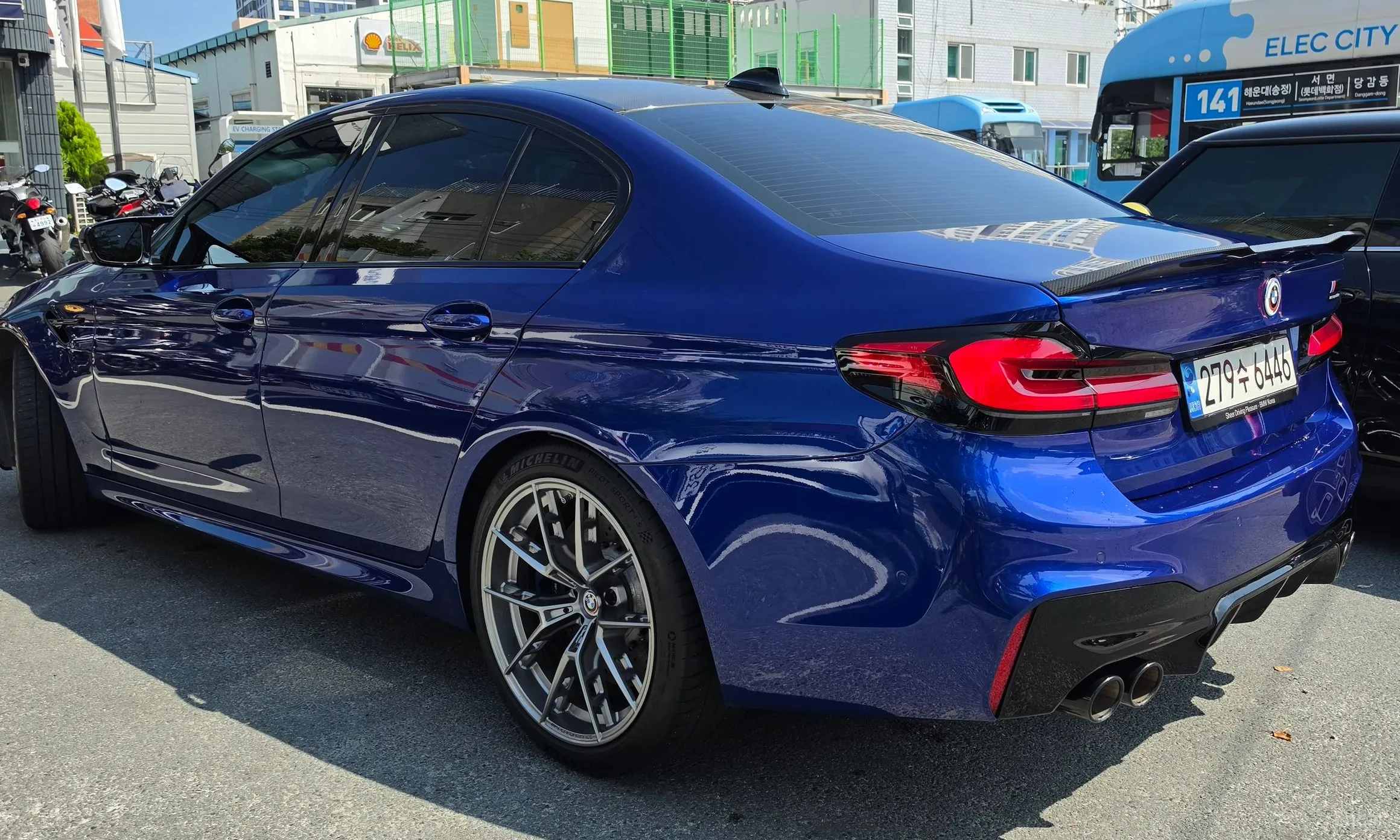 BMW M5 (F90)