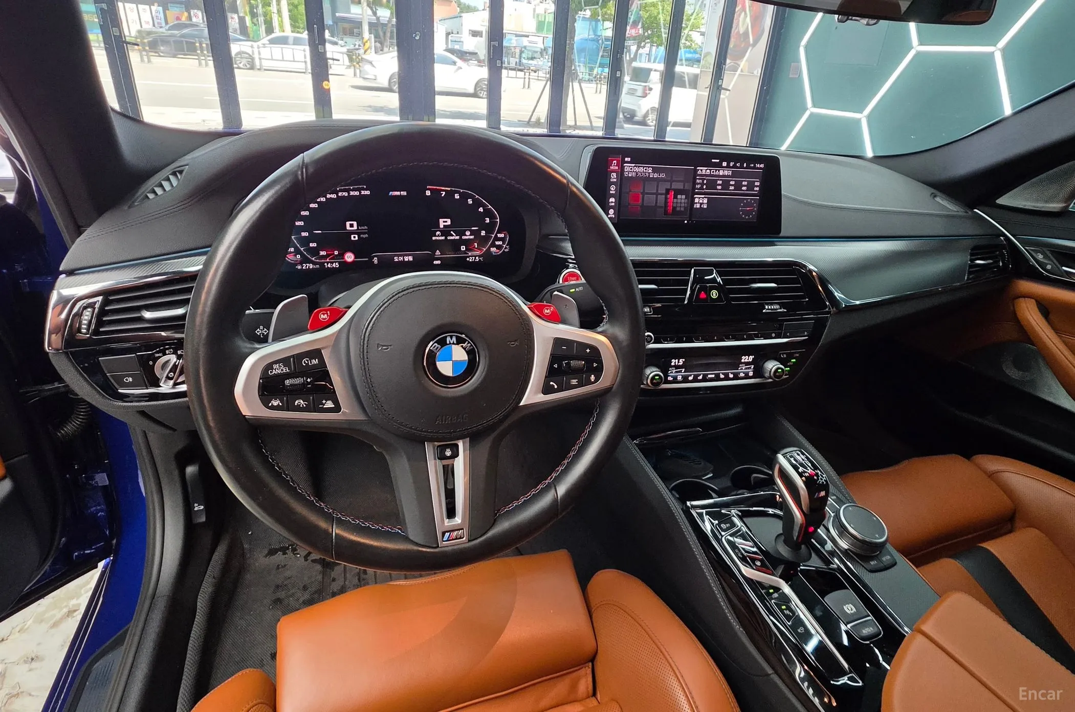 BMW M5 (F90) превью 7