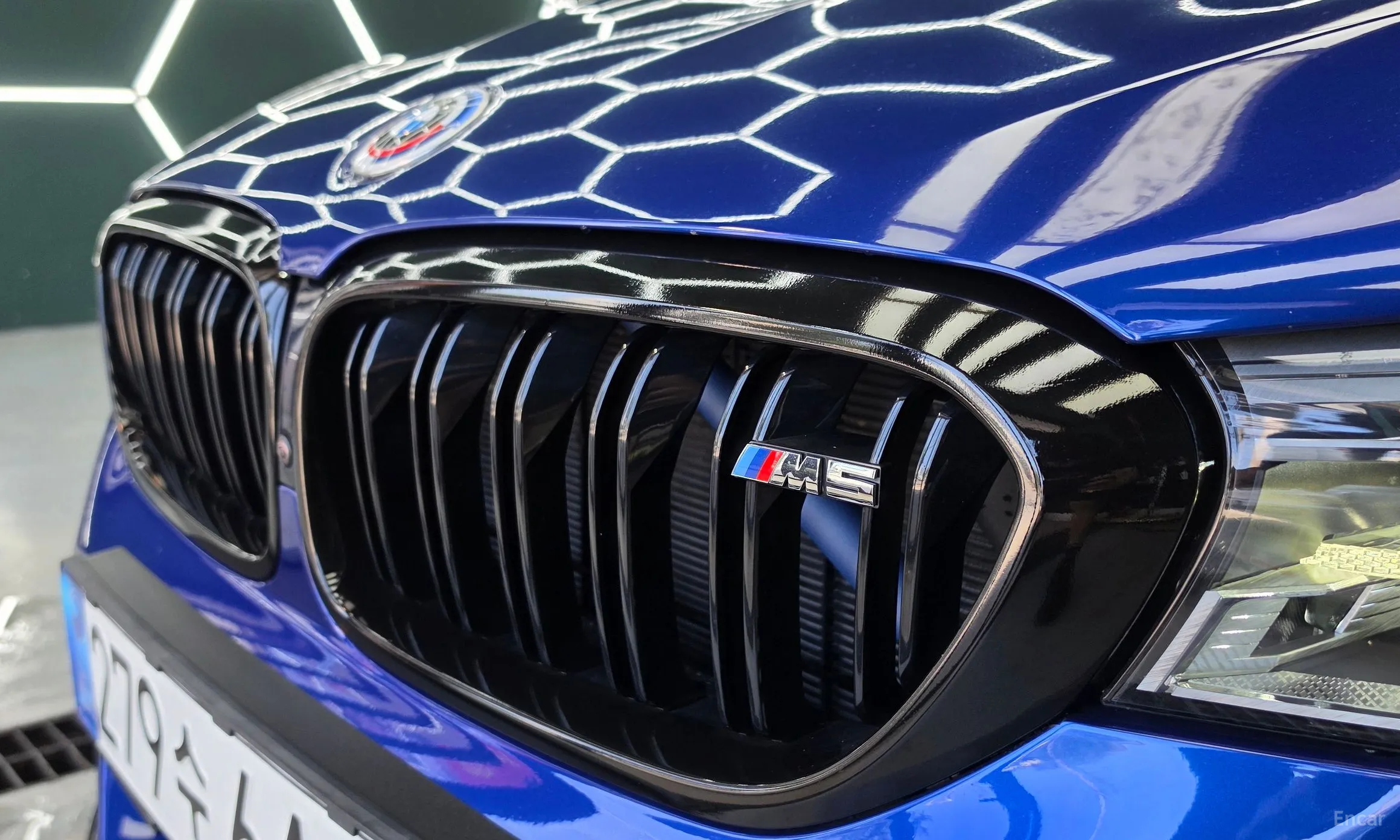 BMW M5 (F90) превью 9