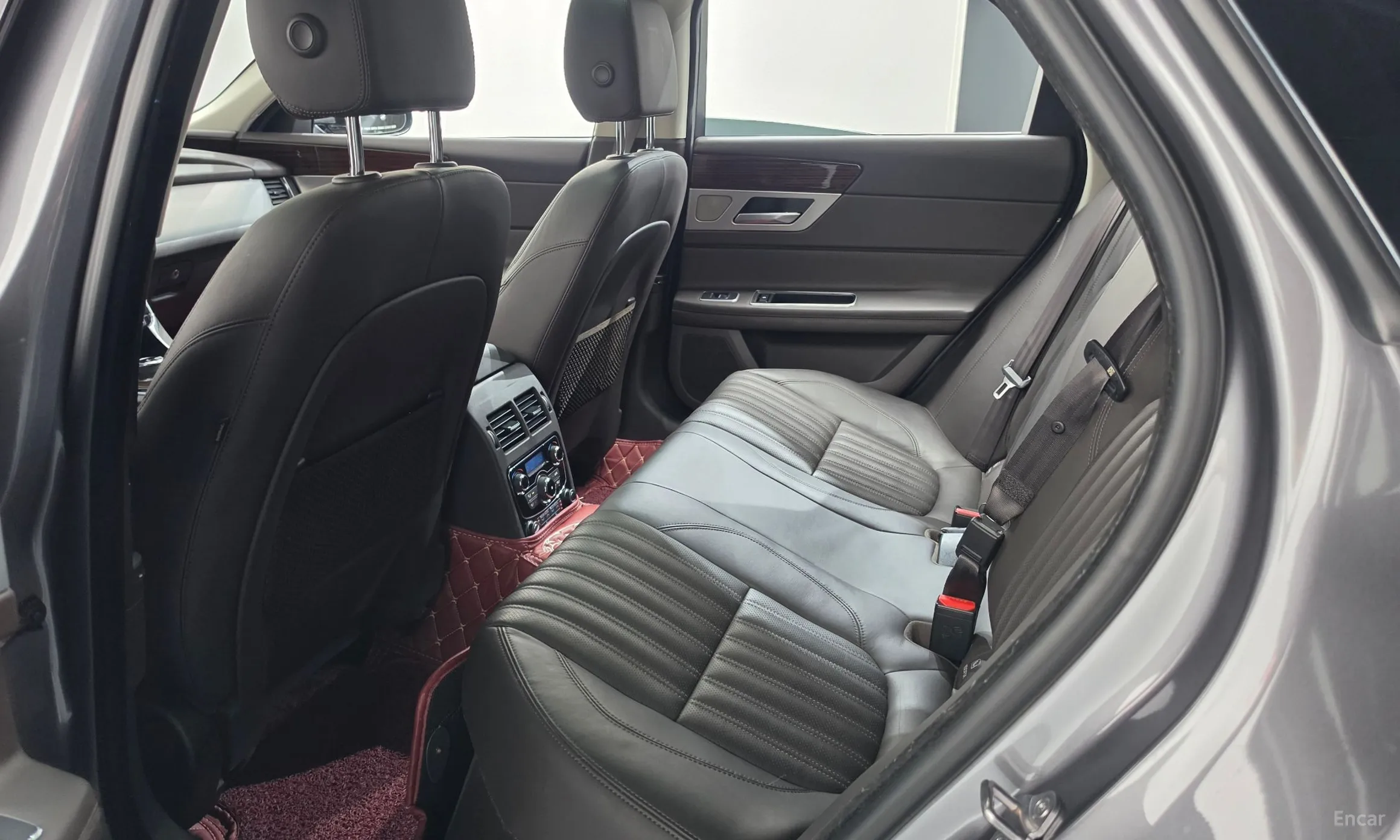 Jaguar XF (x260) превью 11