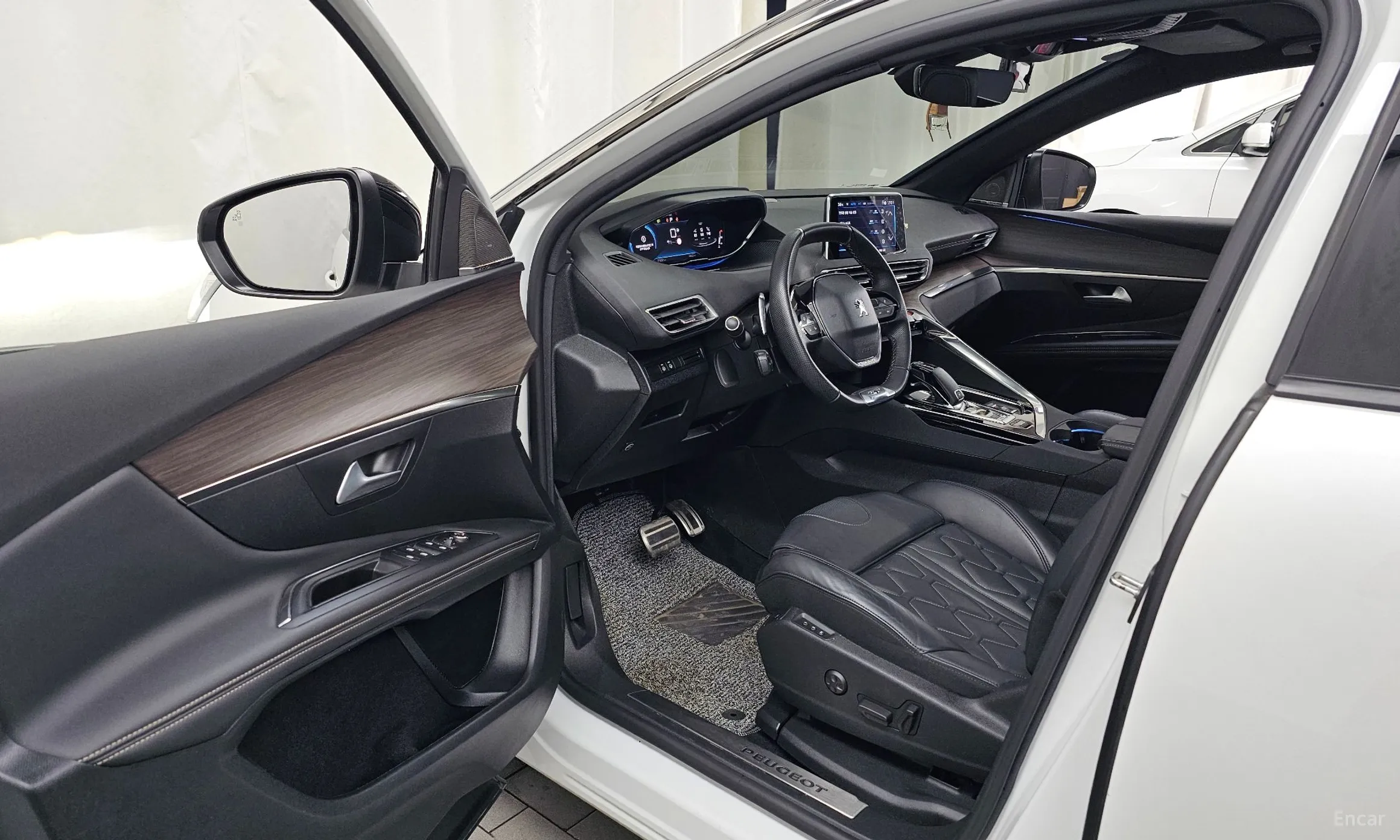 Peugeot 3008 2nd generation превью 10