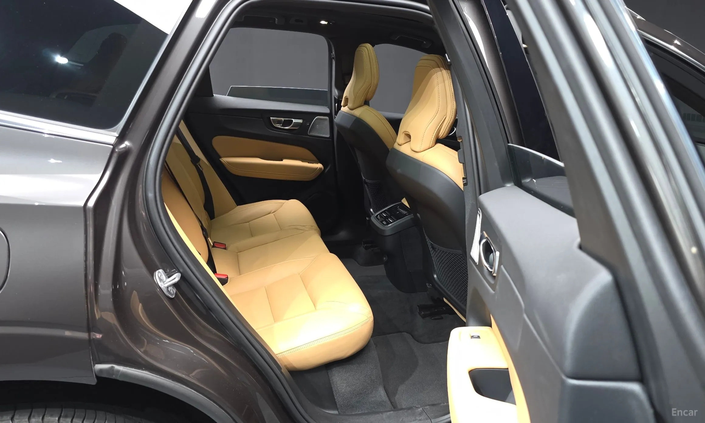 Volvo XC60 Gen 2 превью 12