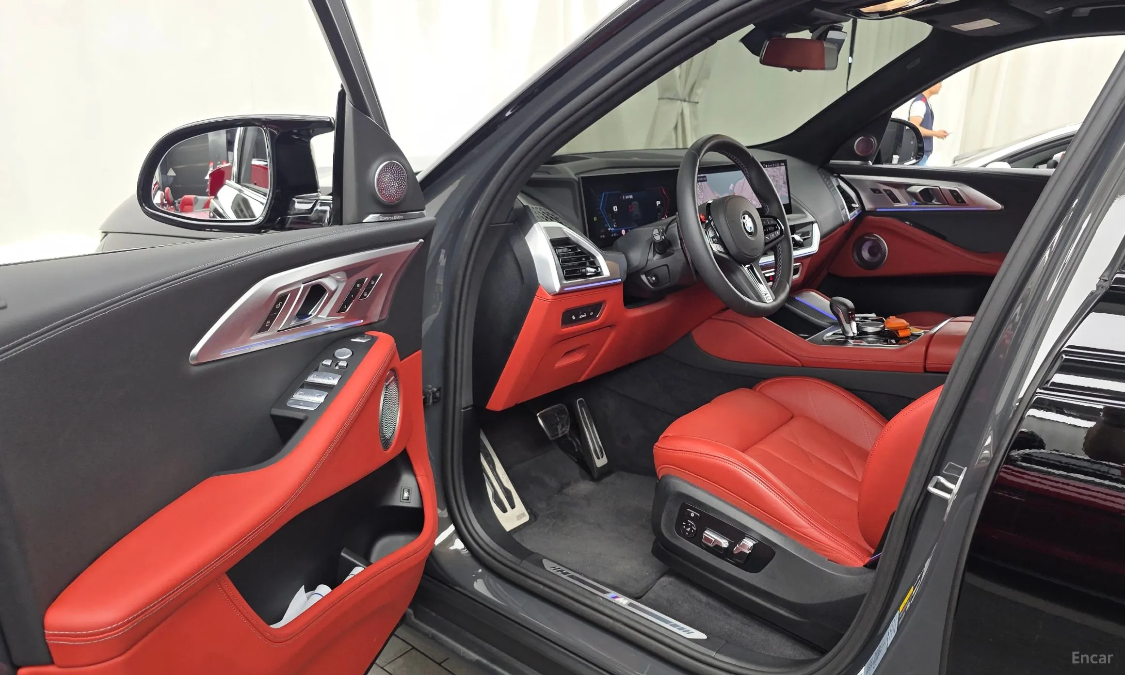 BMW XM (G09) превью 10
