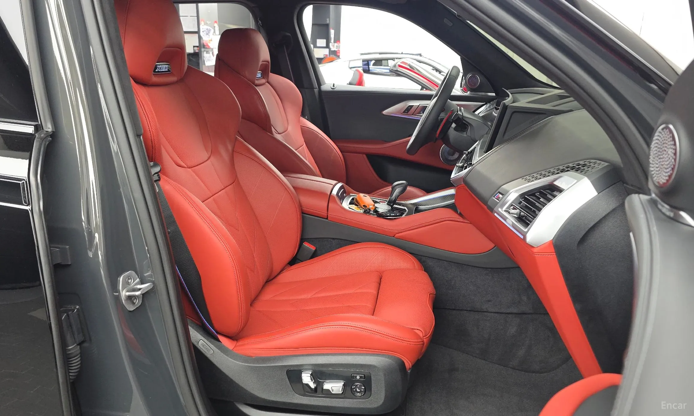 BMW XM (G09) превью 11